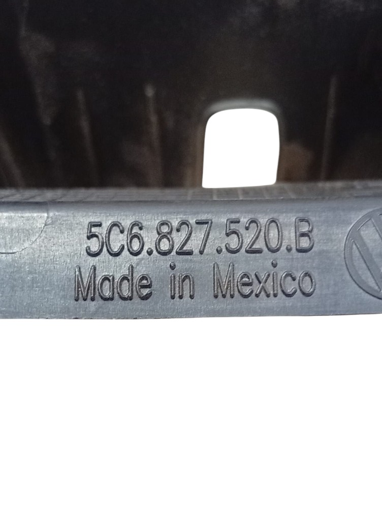 Moldura Fechadura Tampa Traseira Volkswagen Jetta 2013 6