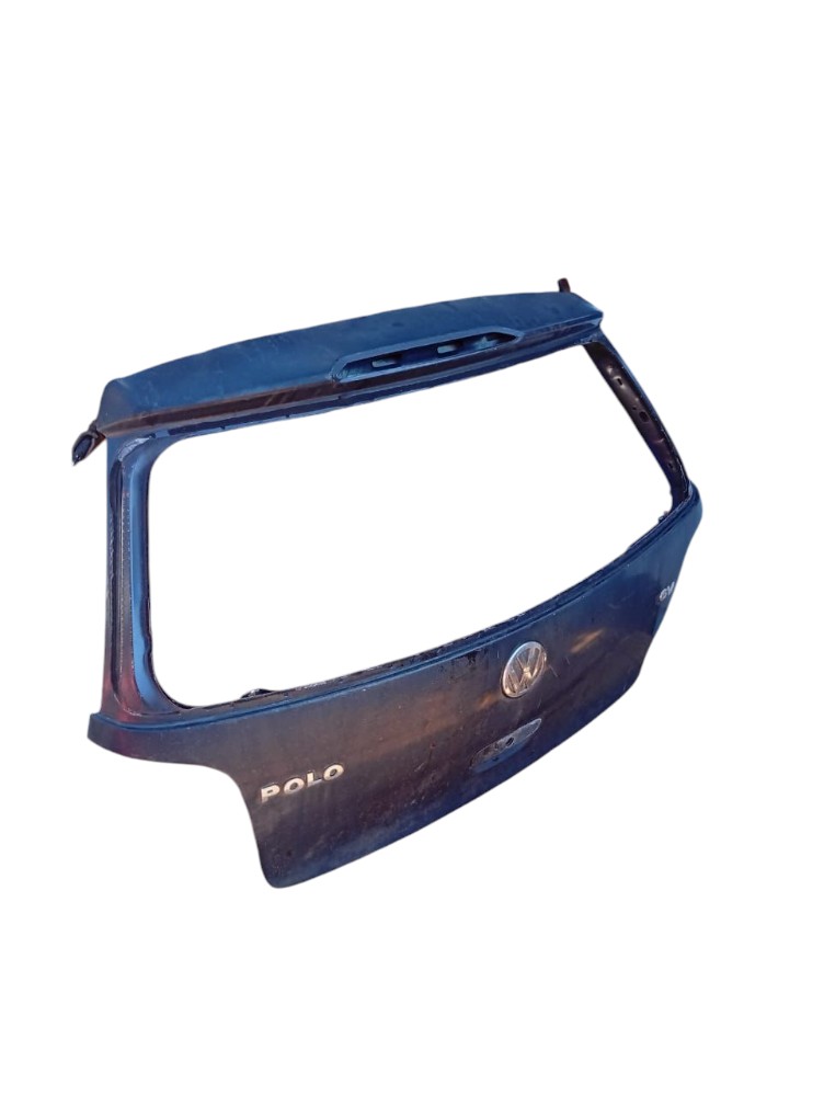 Tampa Traseira Volkswagen Polo 2004 2006 Detalhe 4