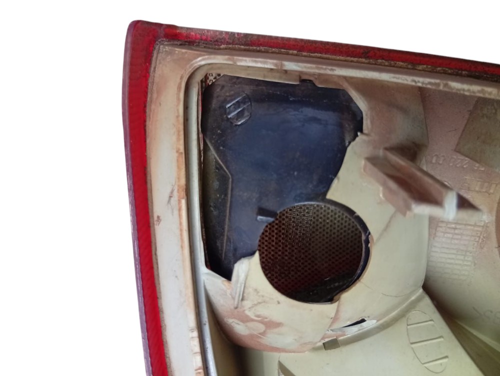 Lanterna Traseira Direita Ford Fiesta 1996 2002 Avaria 6