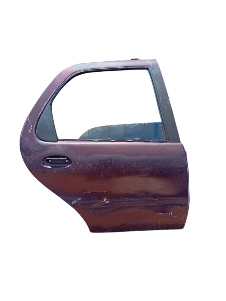 Porta Traseira Direita Fiat Palio 1996 2000 Detalhe Traseira Direita Vinho
