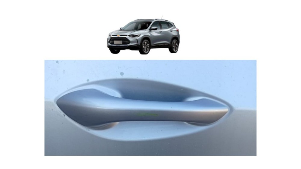Maçaneta Dianteira Direita Chevrolet Tracker 2023 Preto Dianteira