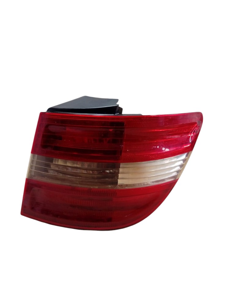 Lanterna Traseira Direita Mercedes B180 2008 Detalhe Direito/passageiro Vermelho