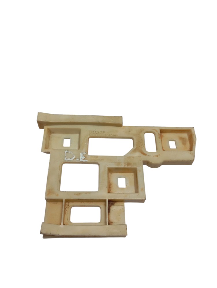 Suporte Fixação Parachoque Dianteira Esquerda Volvo V70 1999