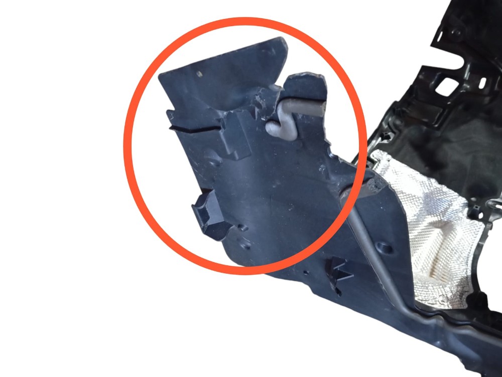 Isolamento Acustico Motor Mercedes C180 2014 C/detalhe 8