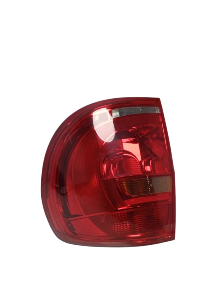 Lanterna Traseira Direita Fox 2010 2014 5z6945096 Com Avaria Direito/passageiro Vermelho
