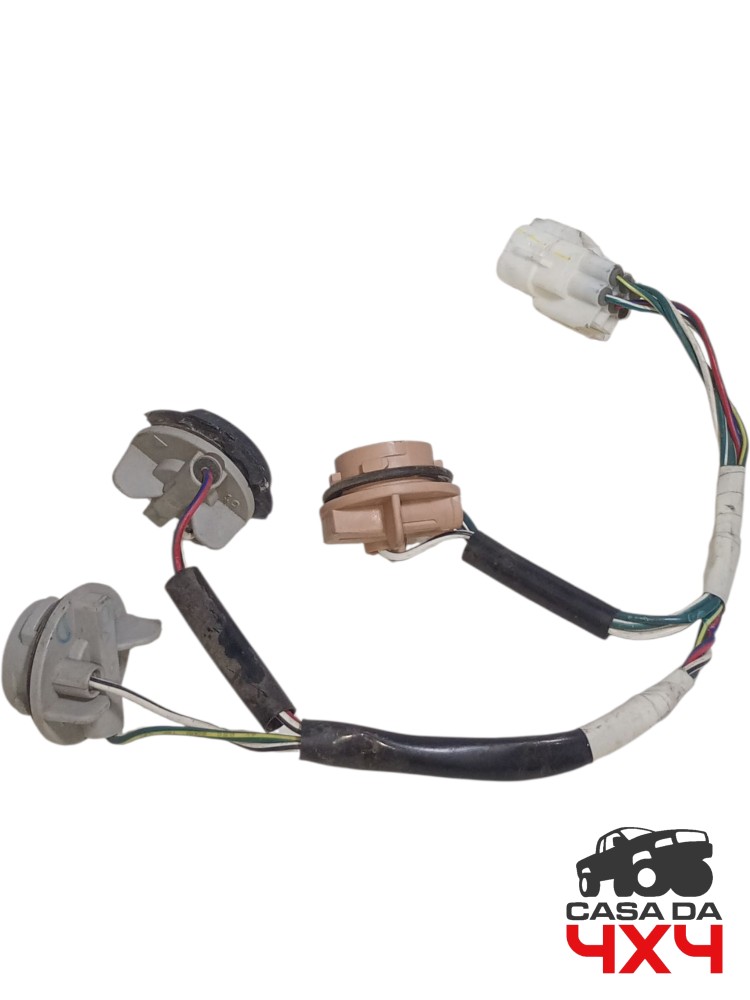 Chicote lanterna traseira Hilux 2.8 2022 srv