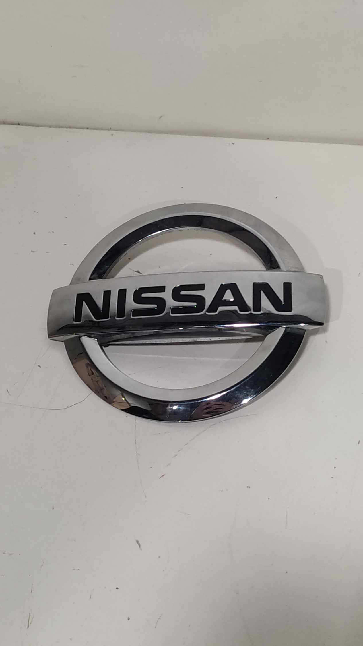 Emblema Tampa Traseira Nissan Frontier 2.3 2022 Se