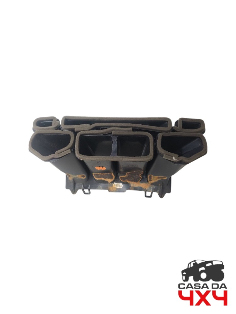 Entrada duto ar central Toyota Hilux SW4 2021