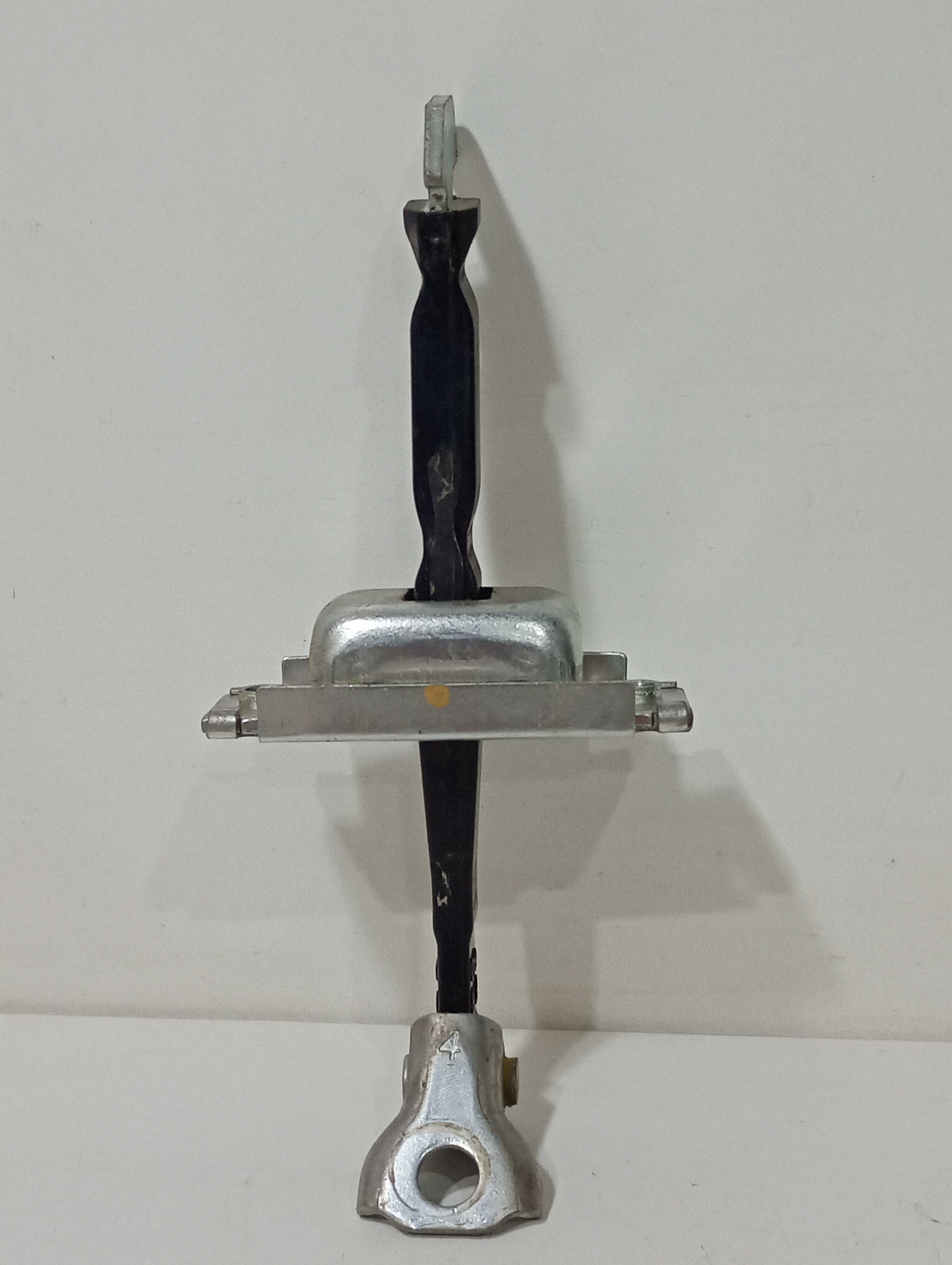 Limitador Porta Dianteira Esquerda Hilux 2023 Sr