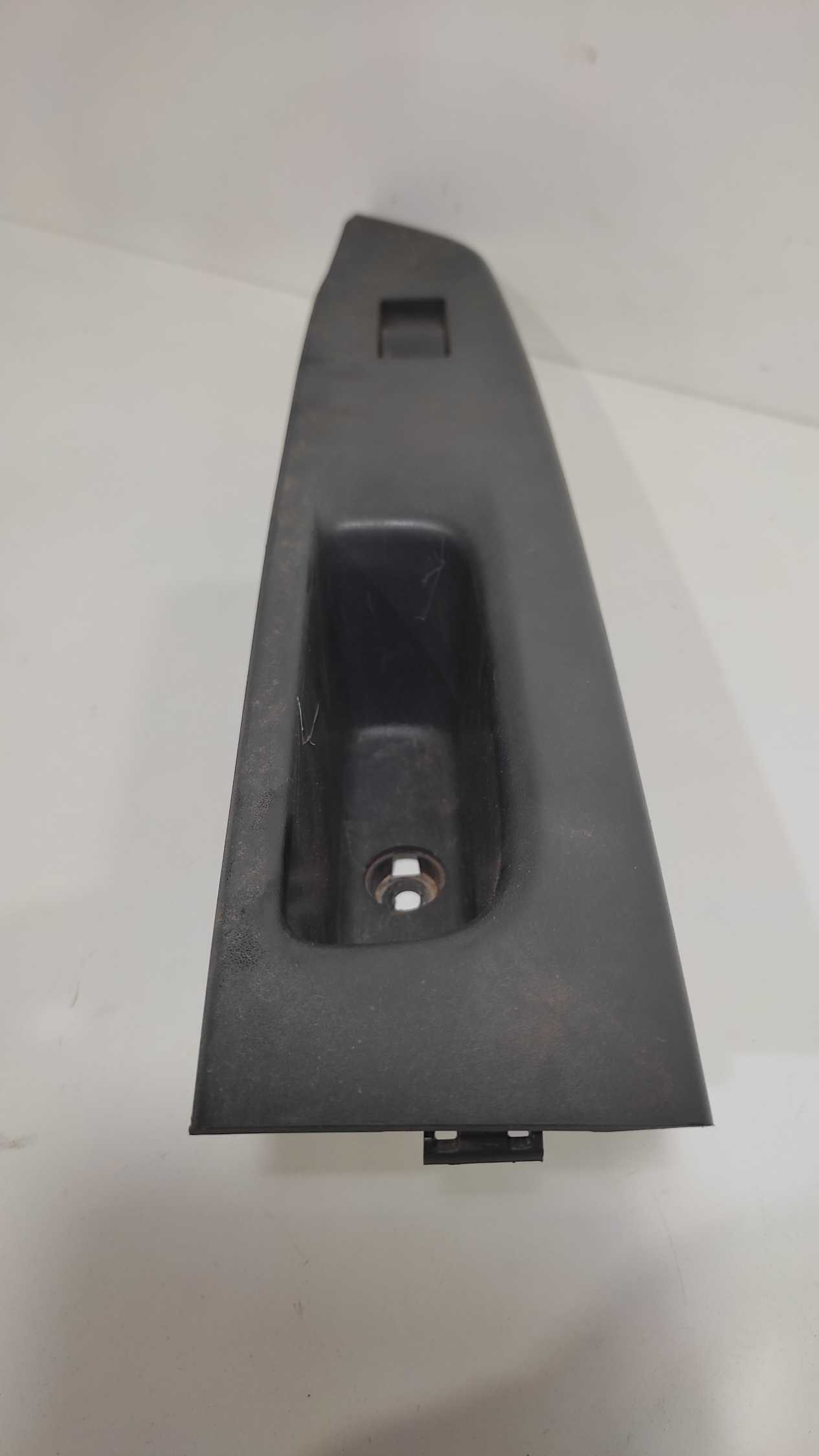 Moldura Comando Vidro Traseiro Esquerdo Botão S10 2014 2016