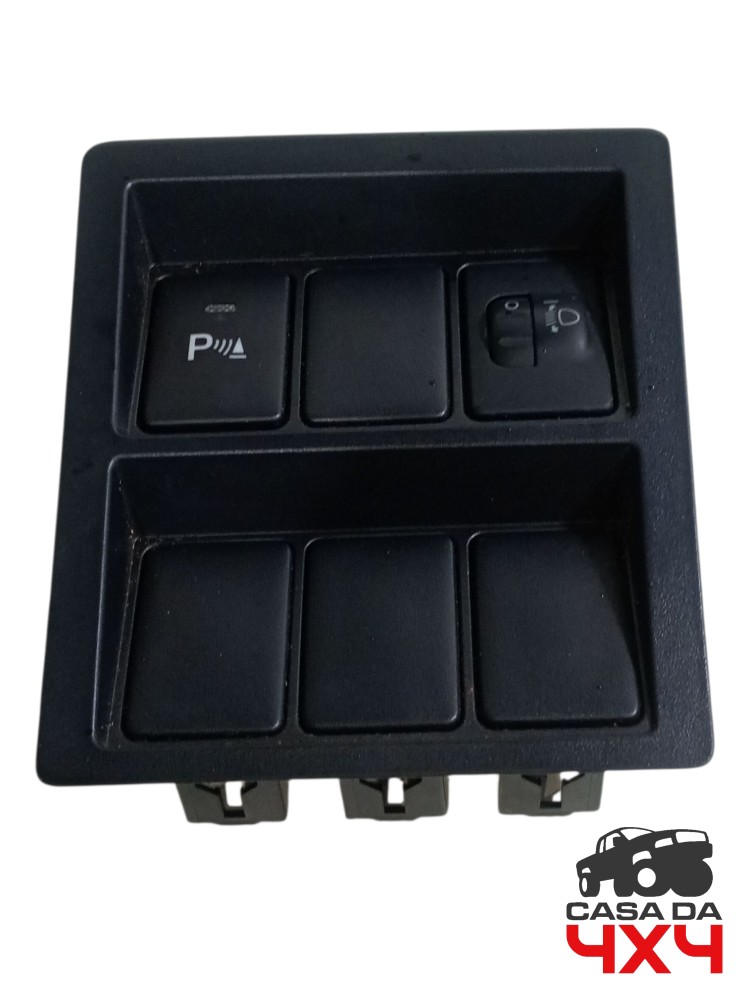 Moldura botão farol milha e estacionamento Hilux 2.8 2021 sr