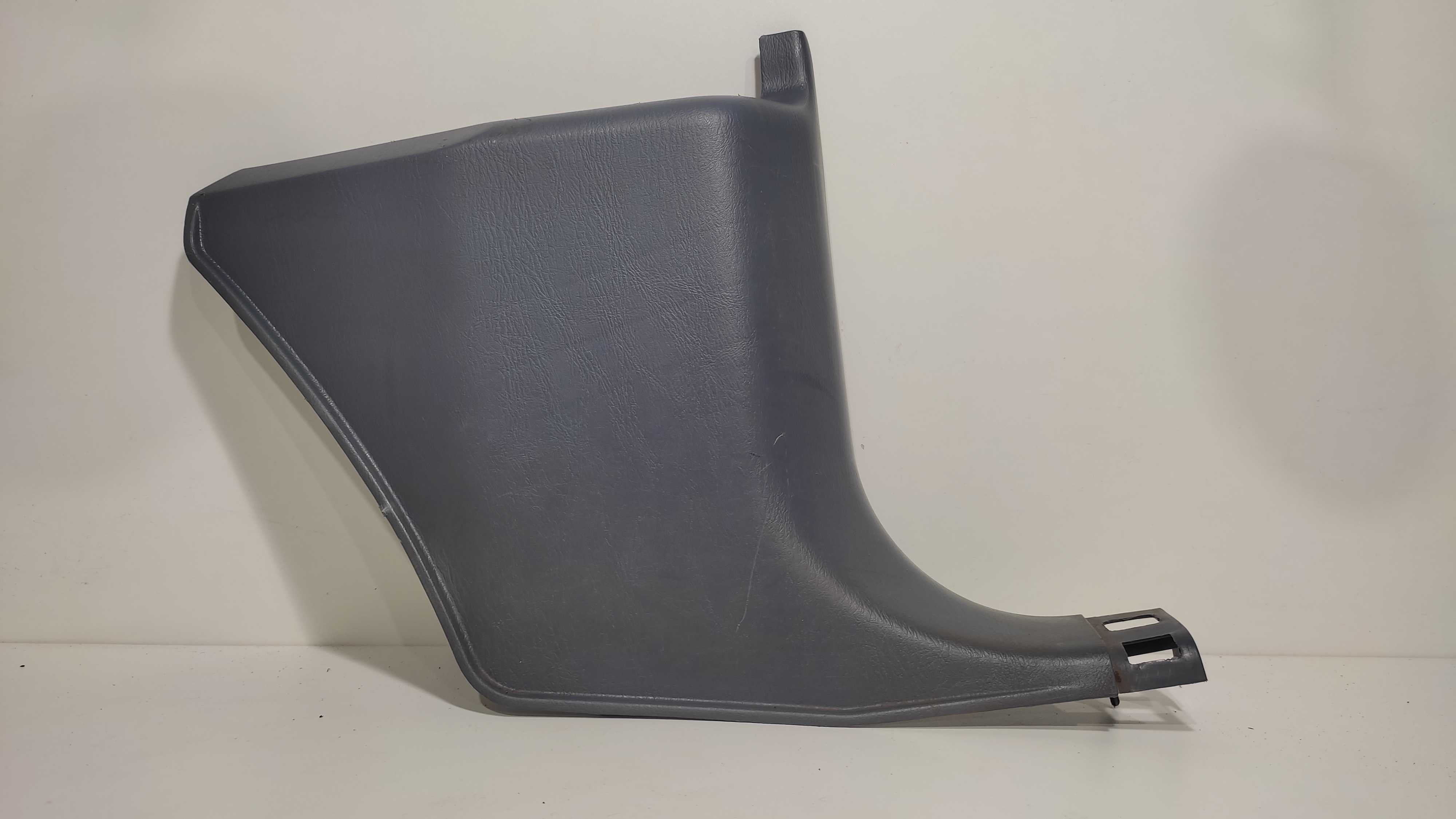 Acabamento Pé Coluna Dianteiro Direito Toyota Sw4 1998