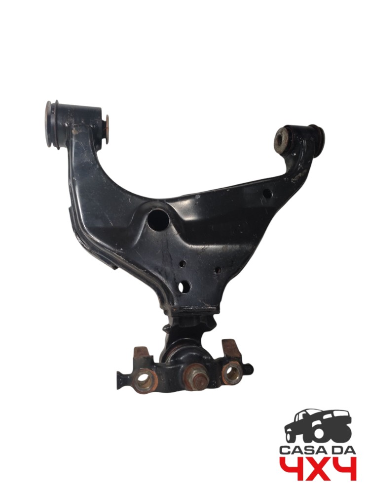 Bandeja inferior esquerda Hilux 2.8 Sr 4×4 2021 automática