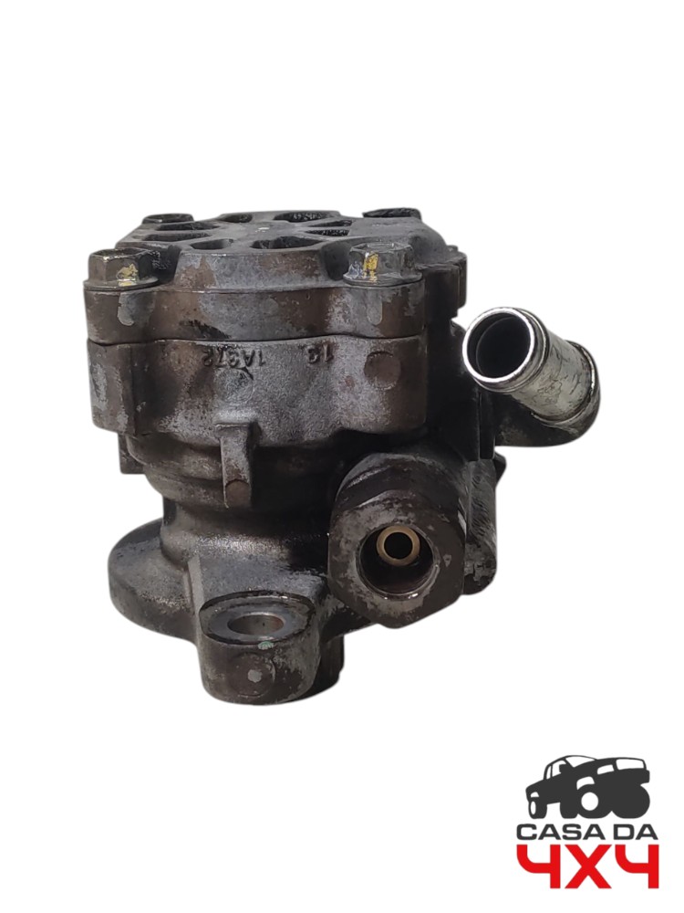 Bomba direção hidráulica Toyota Hilux 3.0 2006 a 2011 163cv
