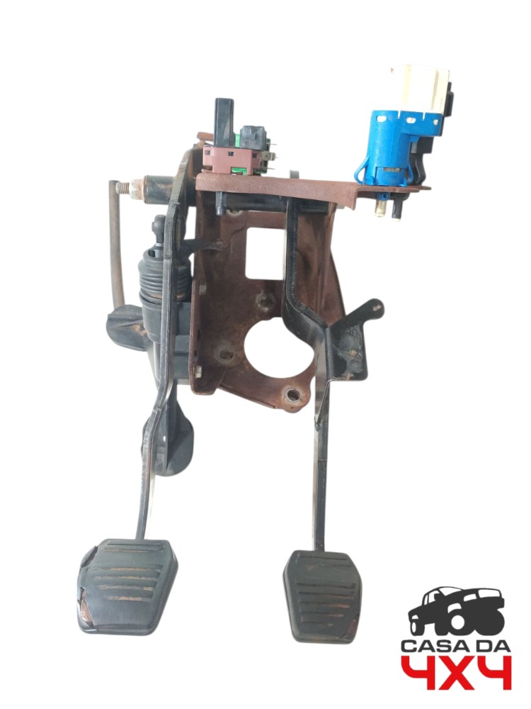 Pedal embreagem e central Ford Transit 2008 a 2012