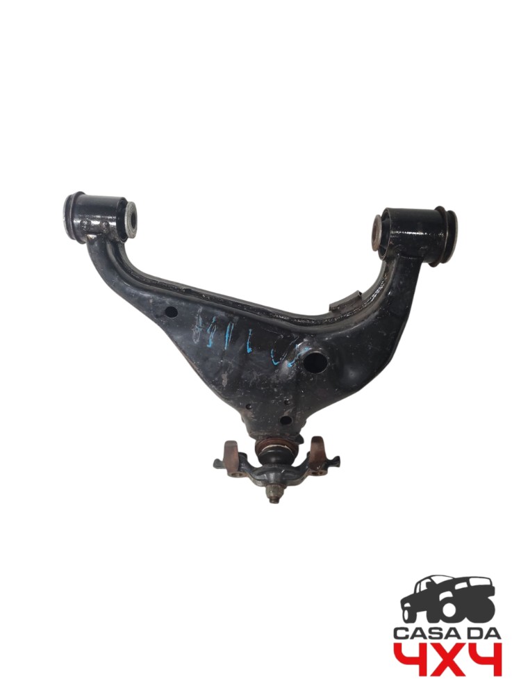 Bandeja inferior direita Toyota Hilux 2.8 Sr 2021 4×4 aut