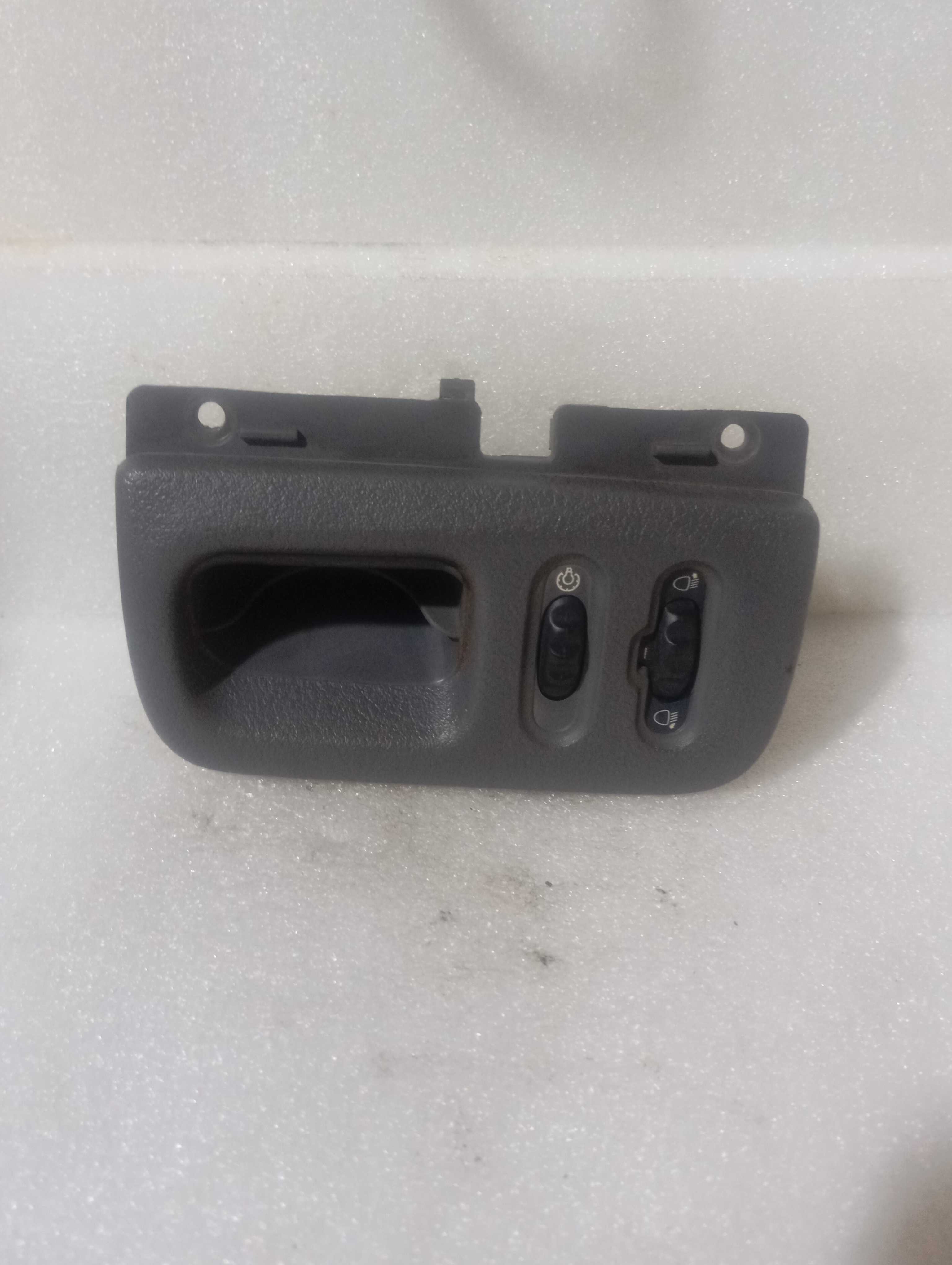 Moldura  Botão Comando De Luz E Farol Renault Megane 2000