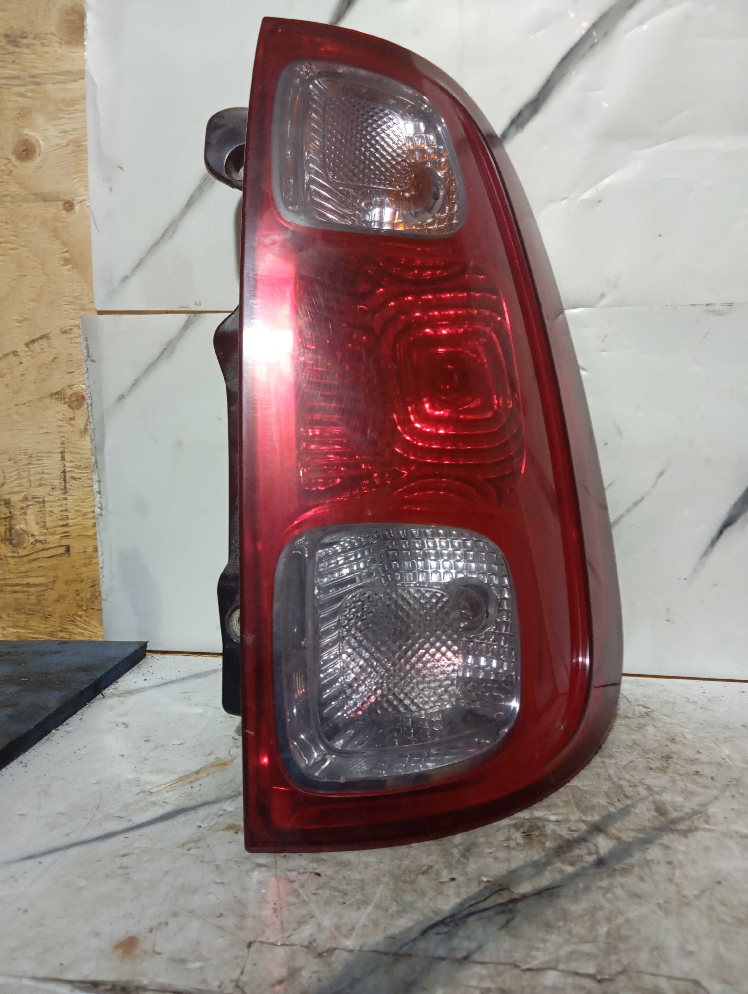 Lanterna Traseira Do Uno Vivace Ano 2013 Direito