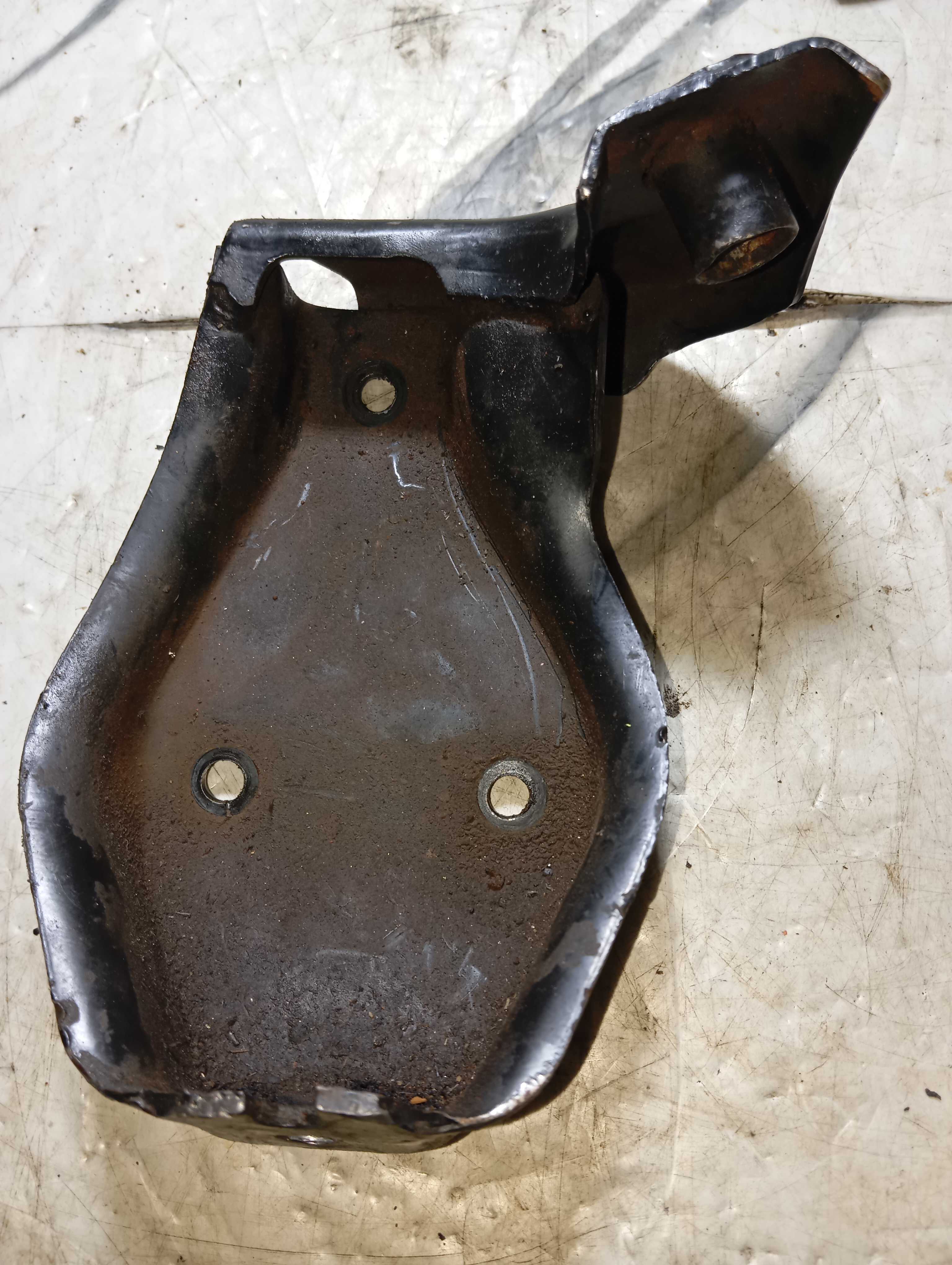 Suporte Lado Esquerdo Do Coxim Do Motor Gol 1000