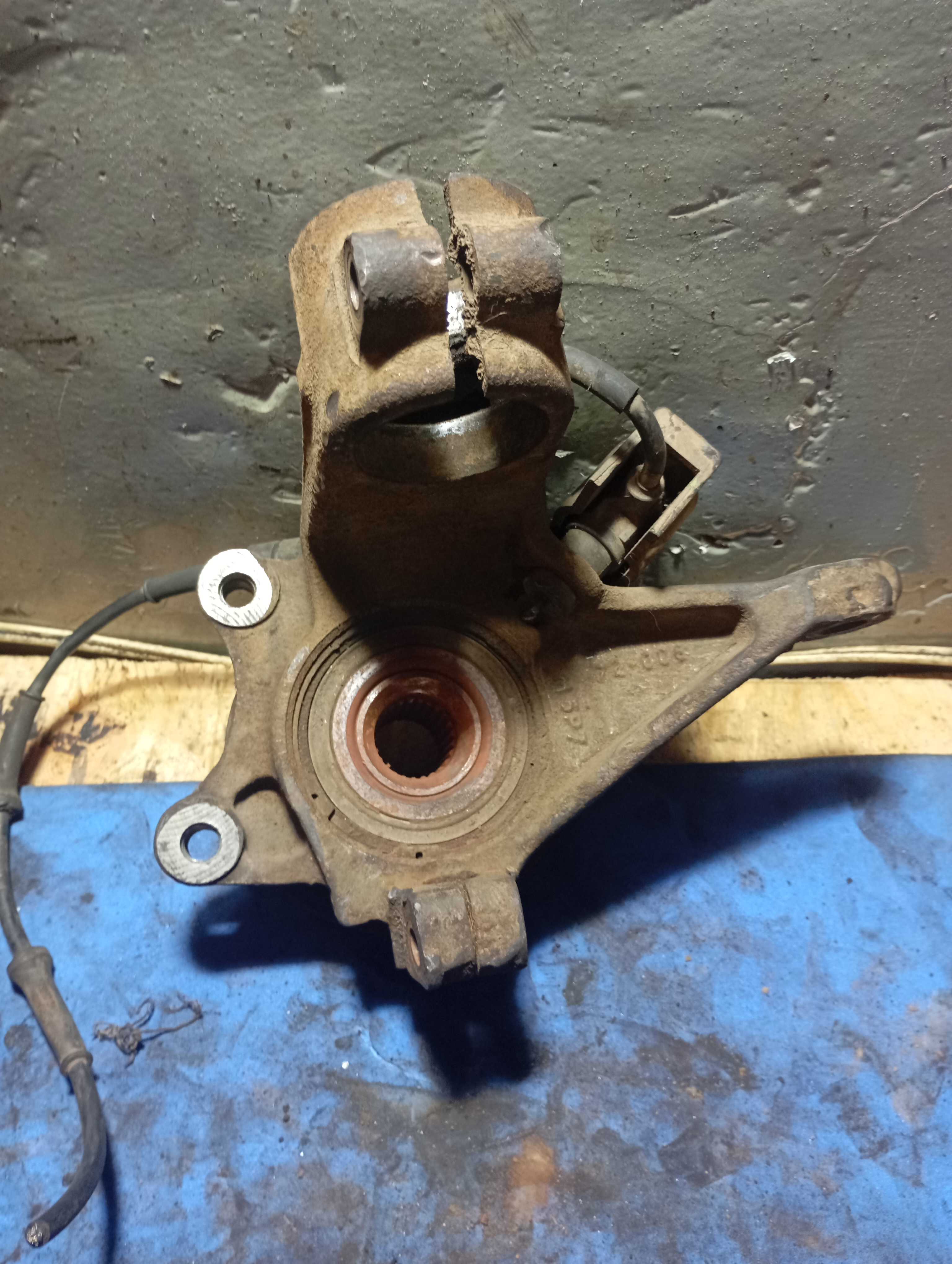 Montante Dianteira Peugeot 306 Lado Esquerdo