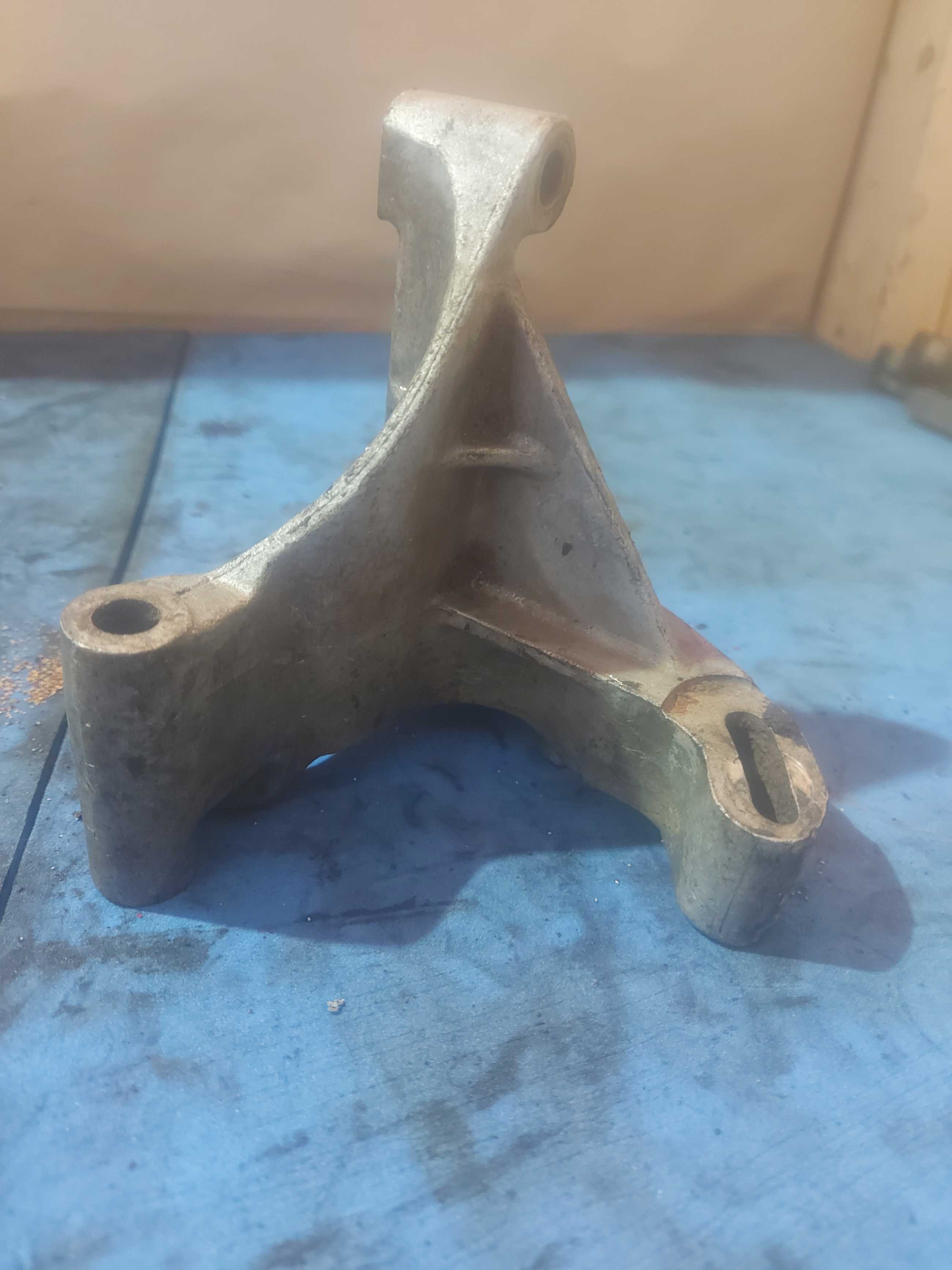 Suporte Bomba Direção Vw Gol/polo/córdoba 1994  A 1998