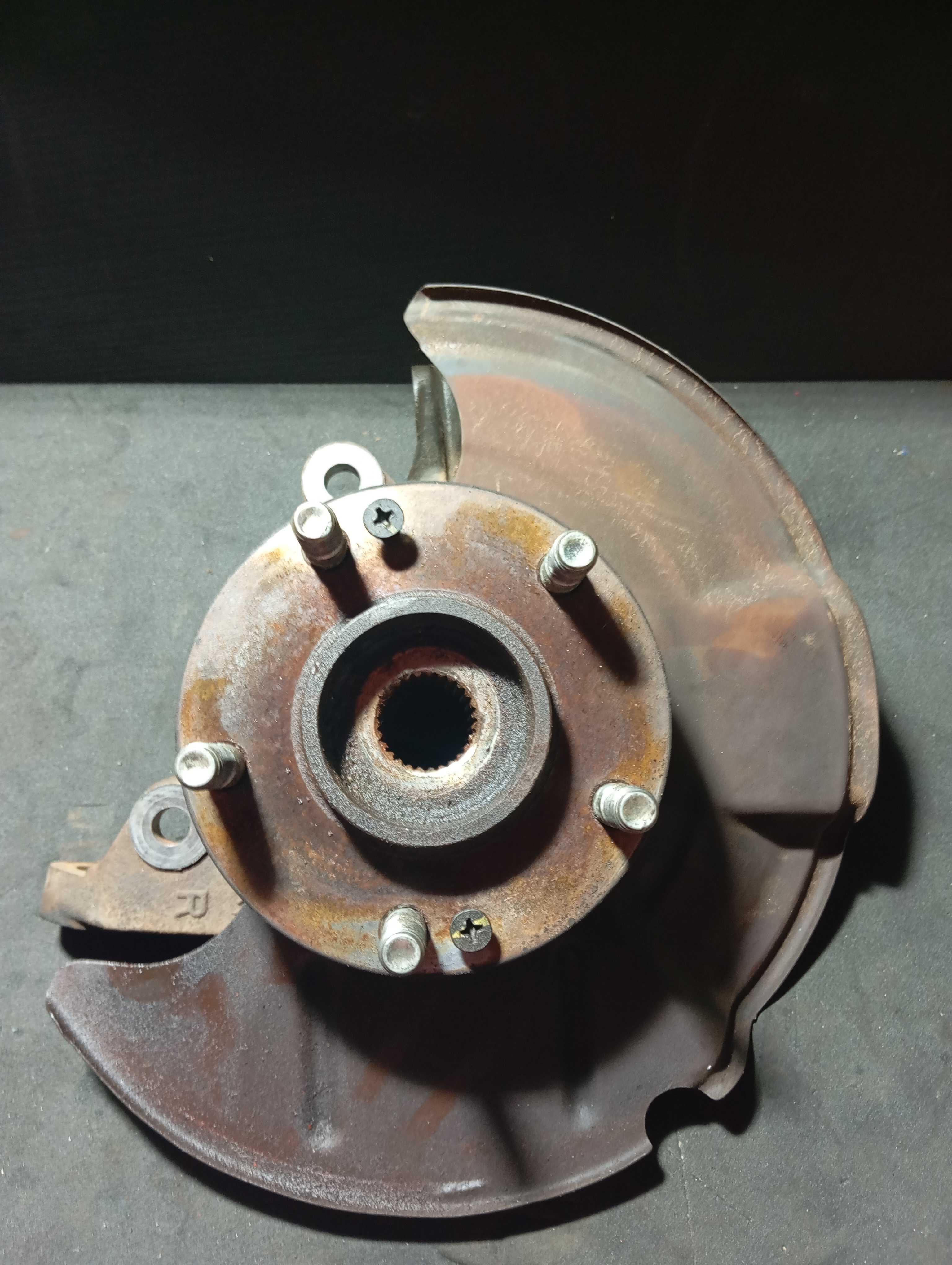 Manga De Eixo Montante Lado Direito Hyundai I30 Tucson 2.0.