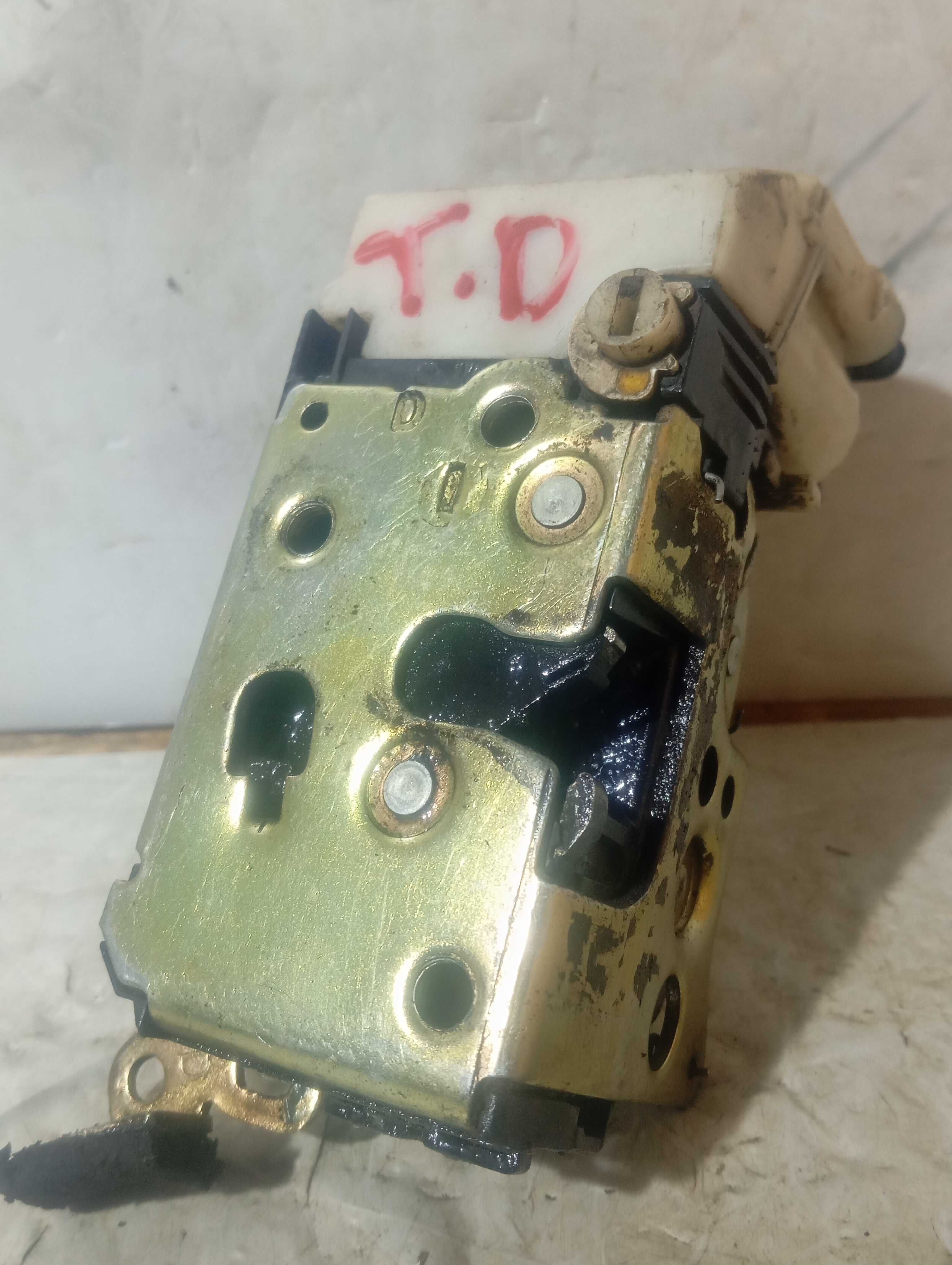 Fechadura Da Porta Palio Traseiro Lado Direito