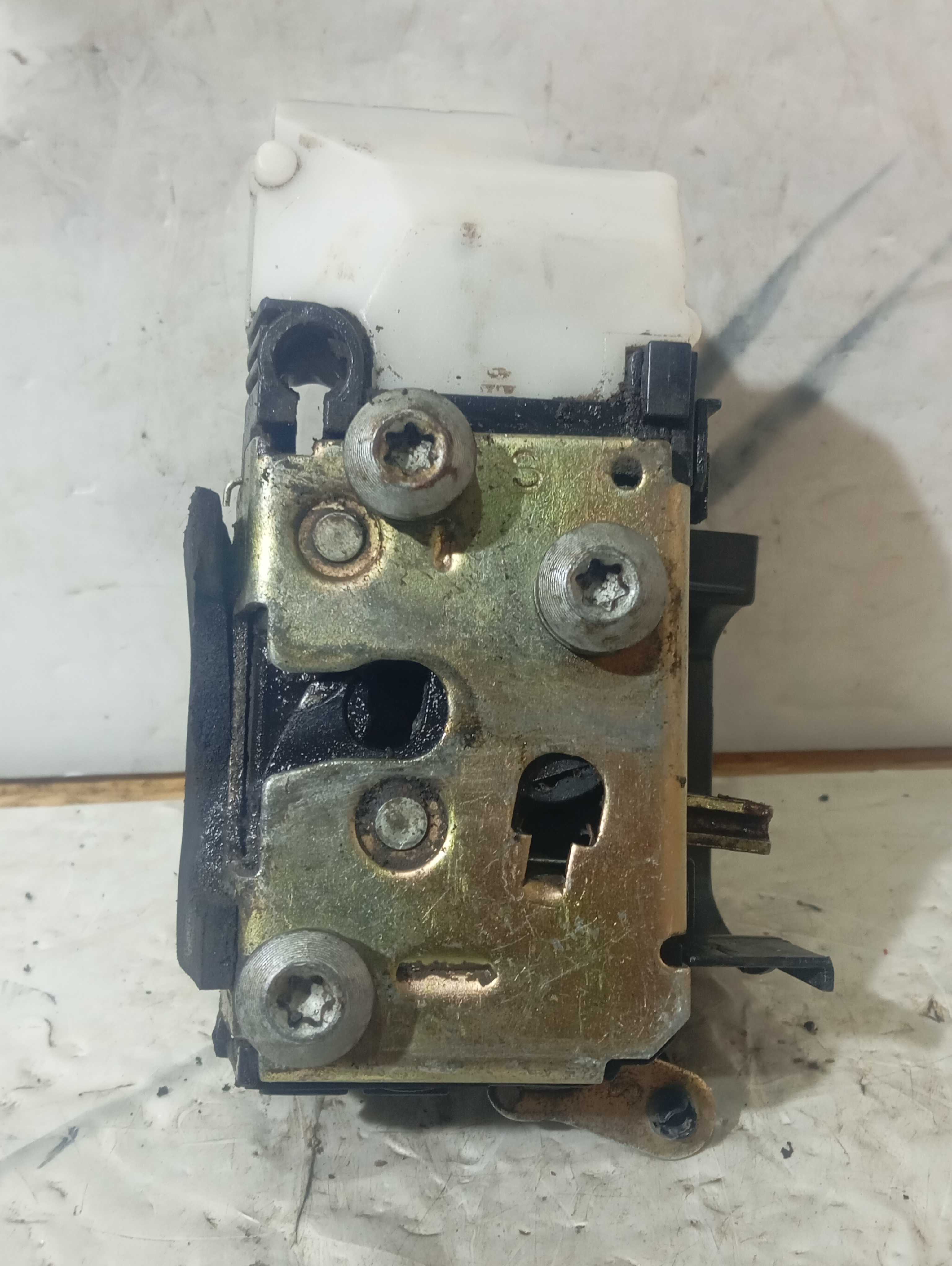 Fechadura Da Porta Palio 4 Portas Dianteira Esquerda