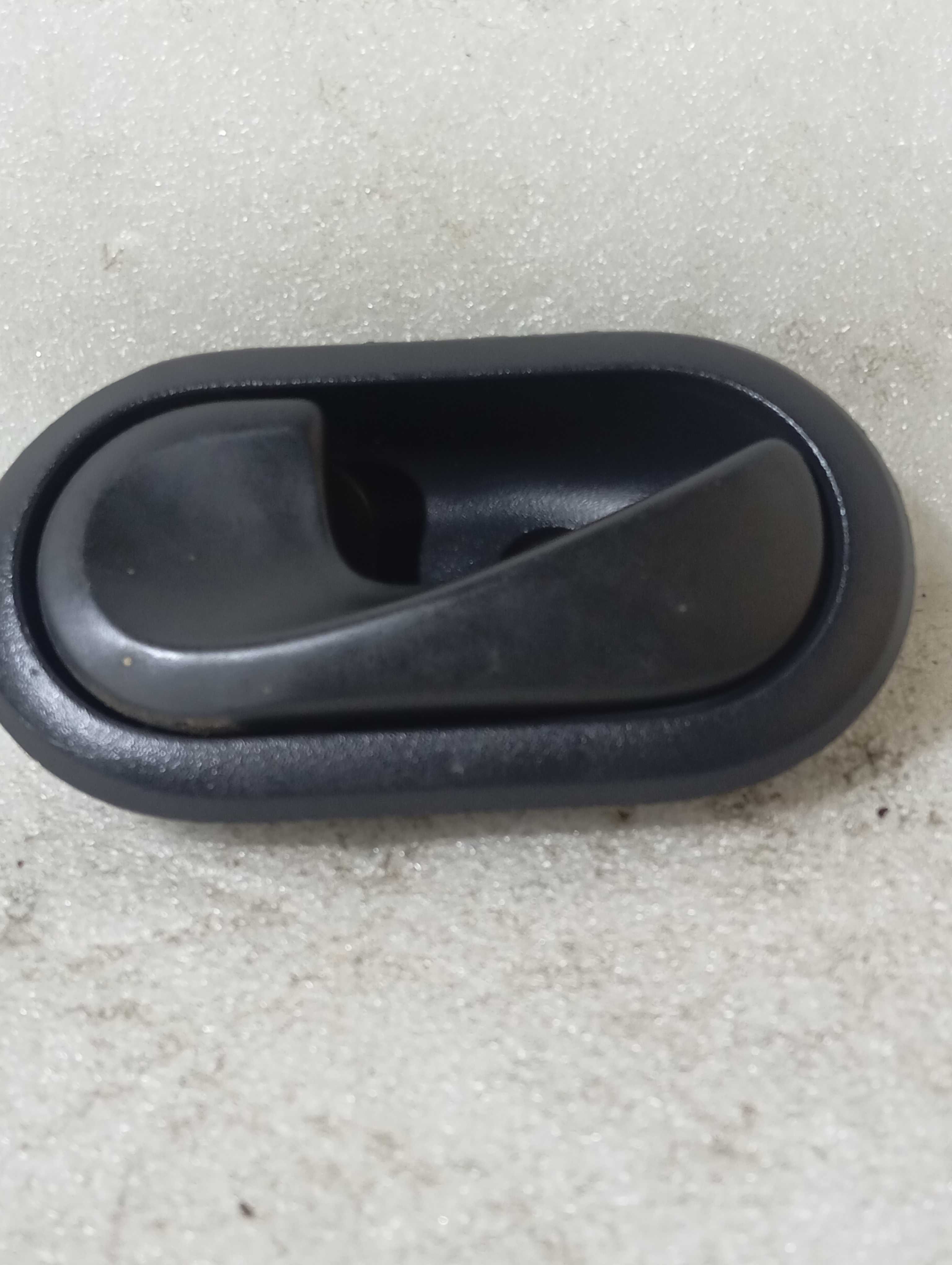 Maçaneta Interna Esquerdo Renault Duster Sandero 2013 A 2013