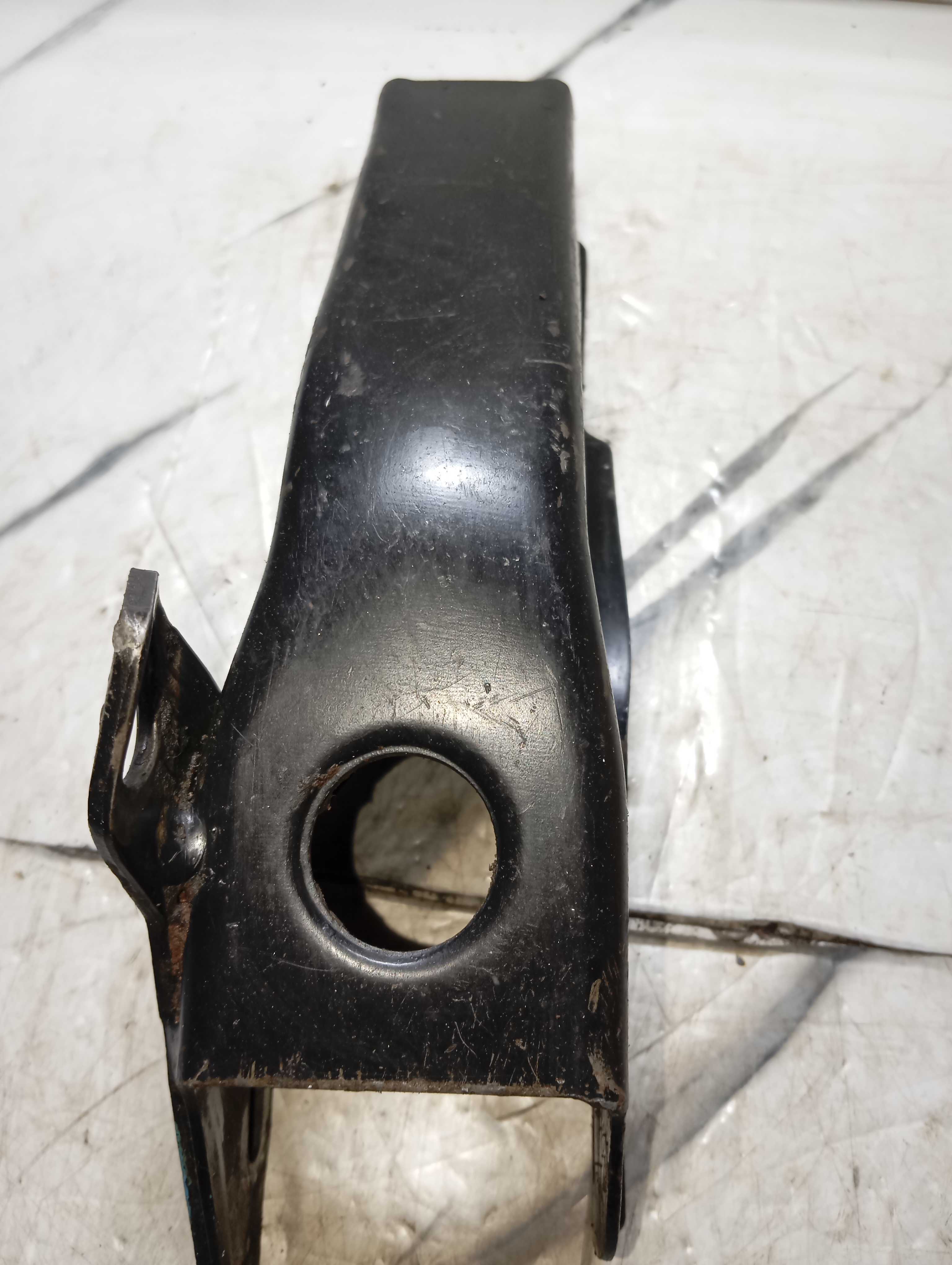 Suporte Do Coxim Traseiro Kadett Monza 2.0 89/95