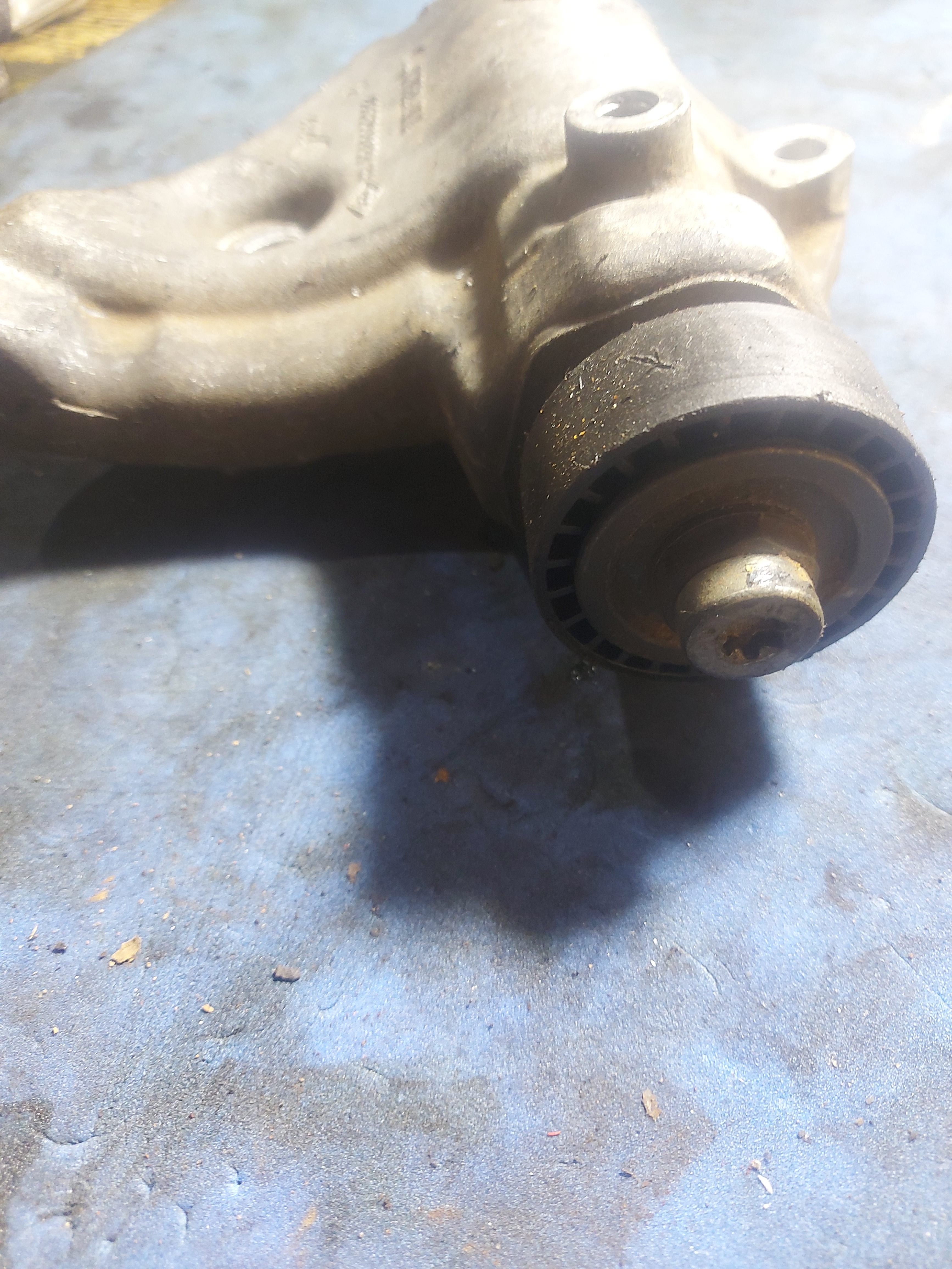 Suporte Compressor Ar 1.0 Renault Logan Sandero