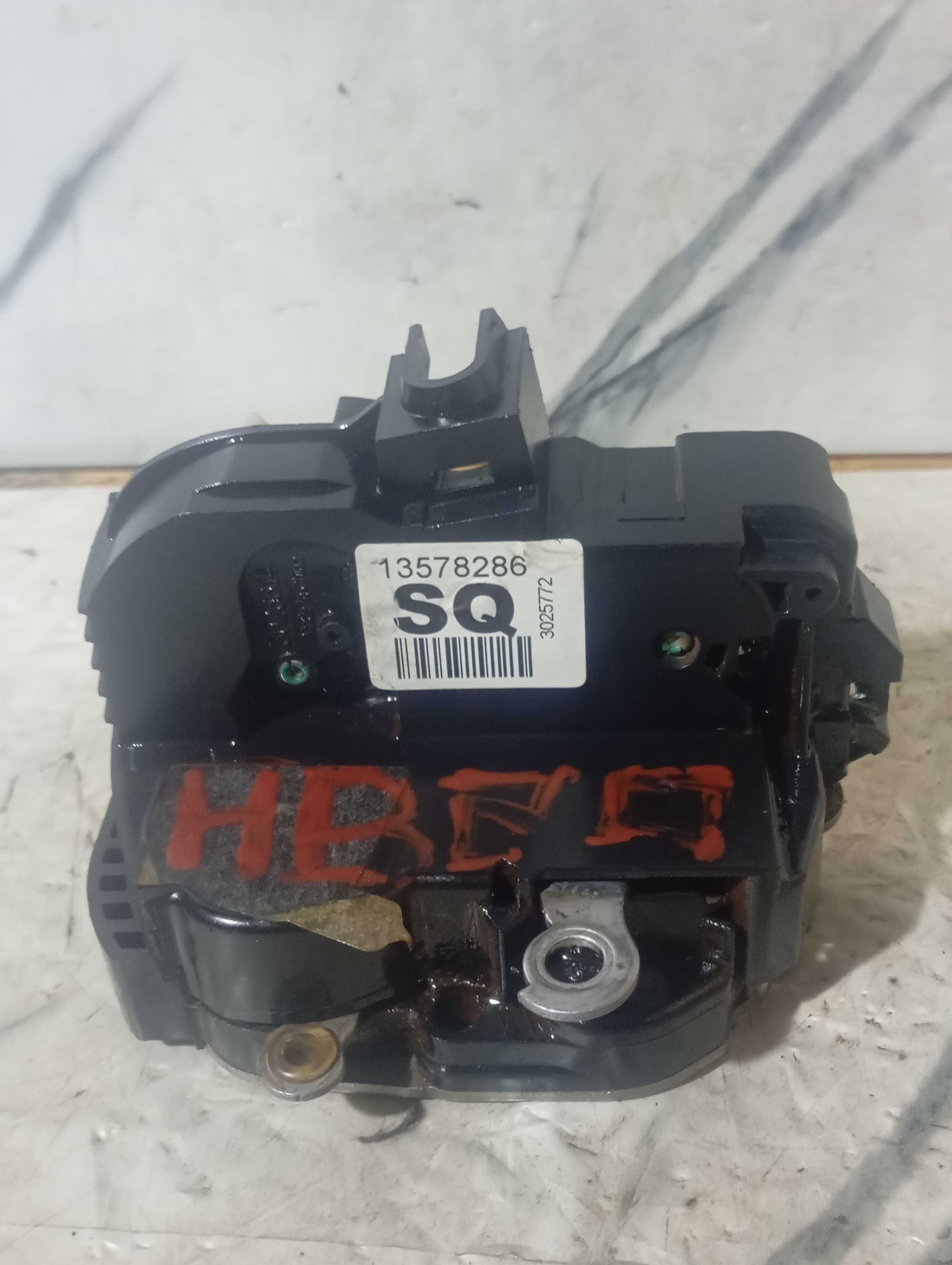 Fechadura Dianteiro Direito Porta Agile Montana