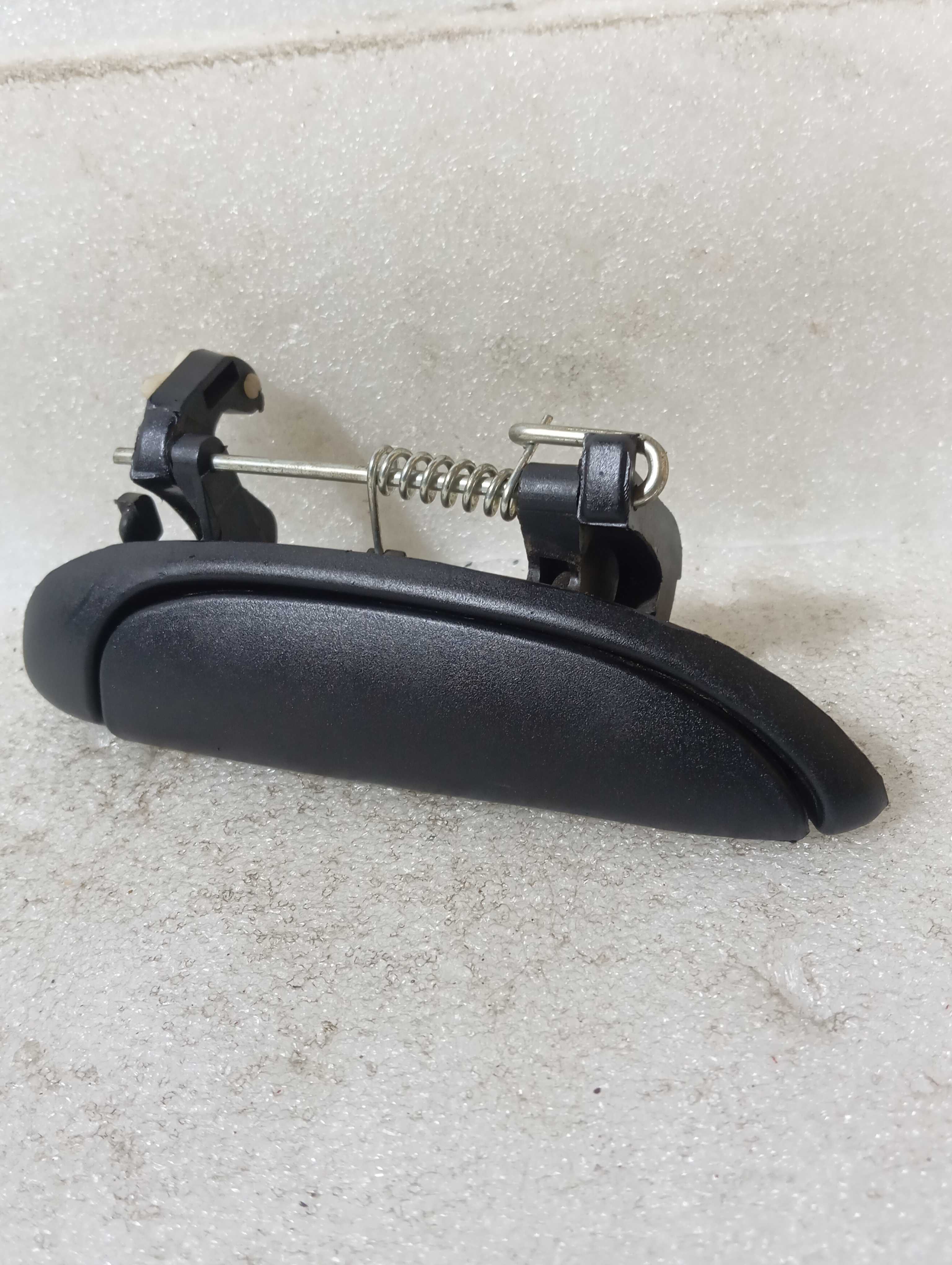 Maçaneta Renault Clio traseira direita ano 2000/02