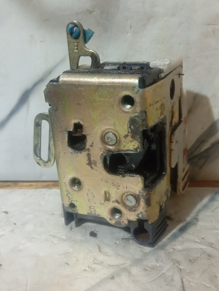Fechadura porta Celta dianteira esquerda
