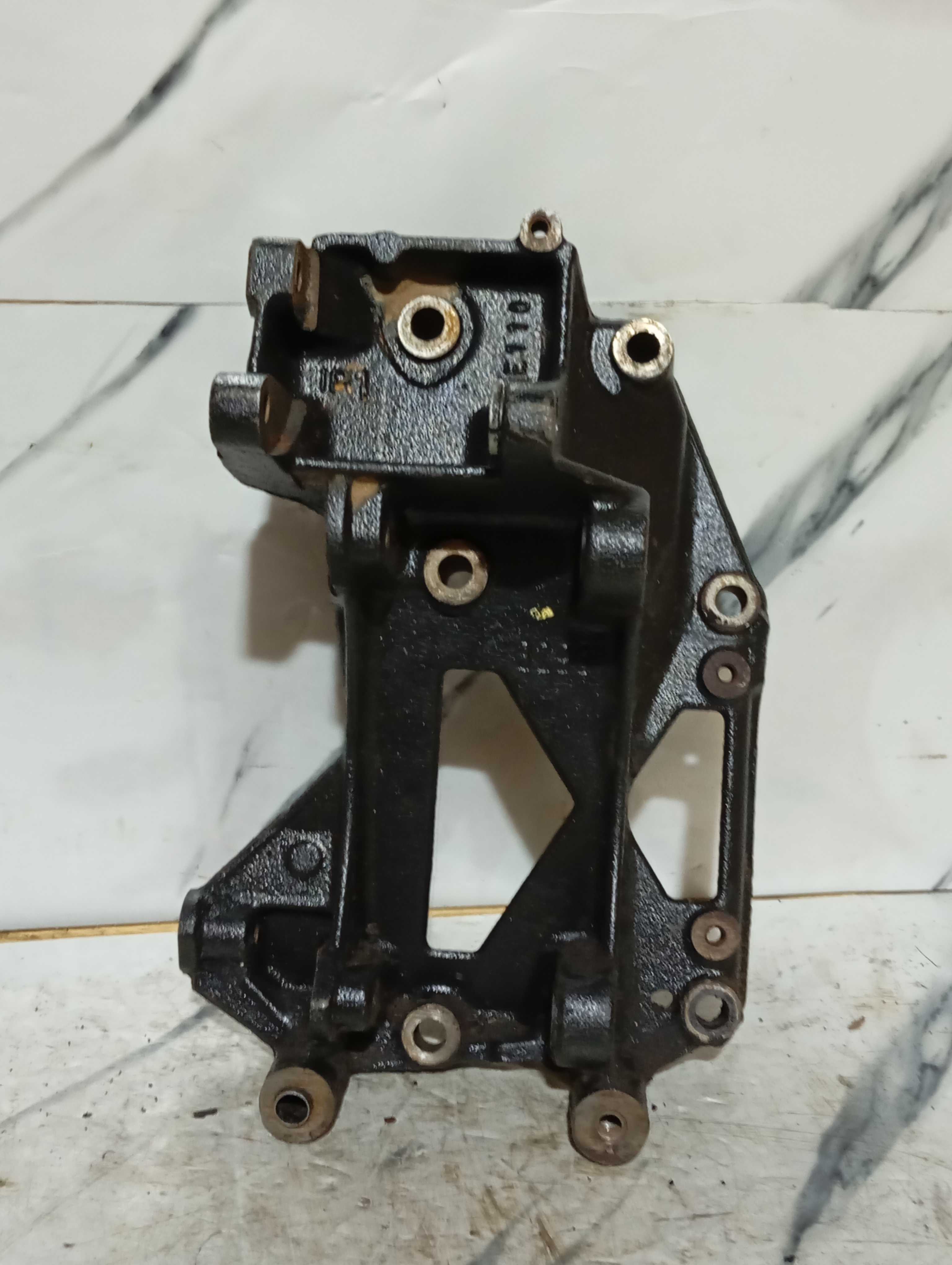 Suporte De Compressor De Ar Condicionado Peugeot 307 Ano 200