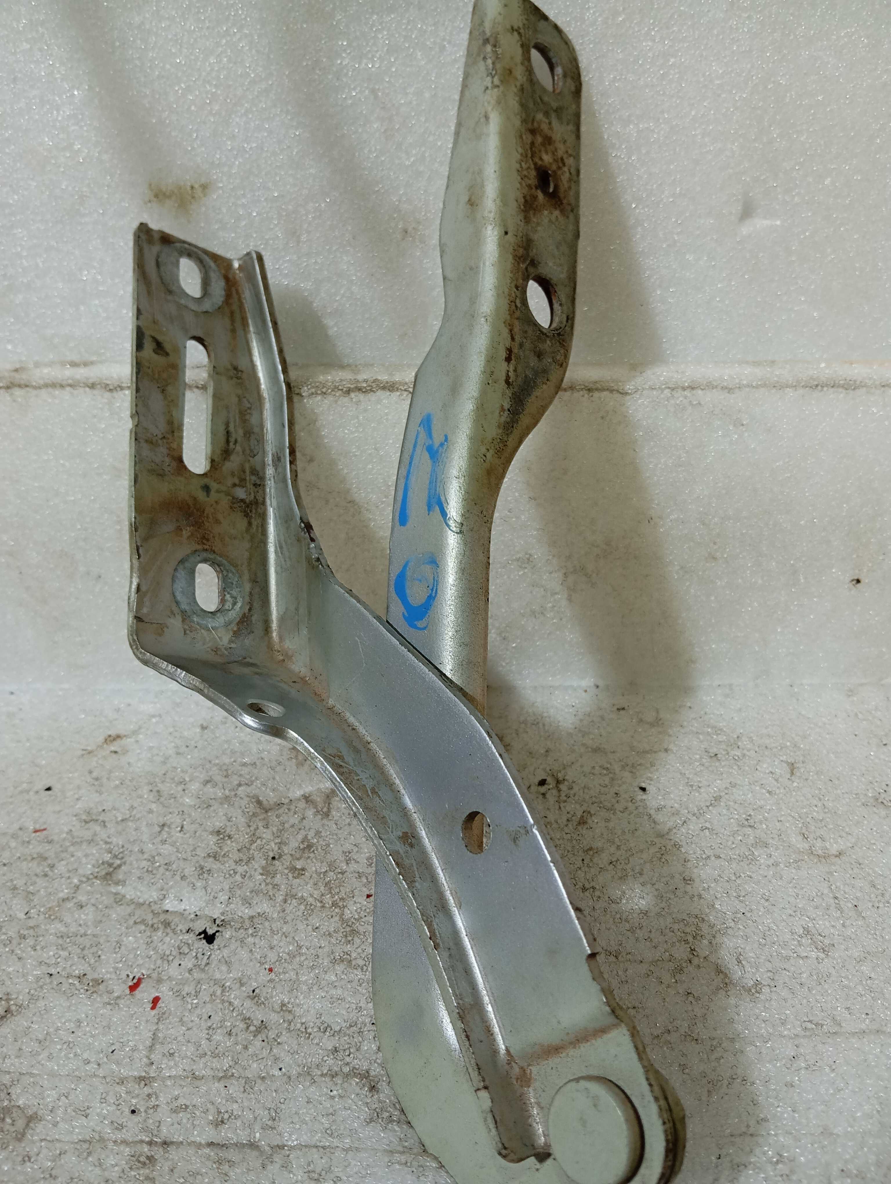 Dobradiça capo braço esquerdo lado peugeot 307 2004 a 2014