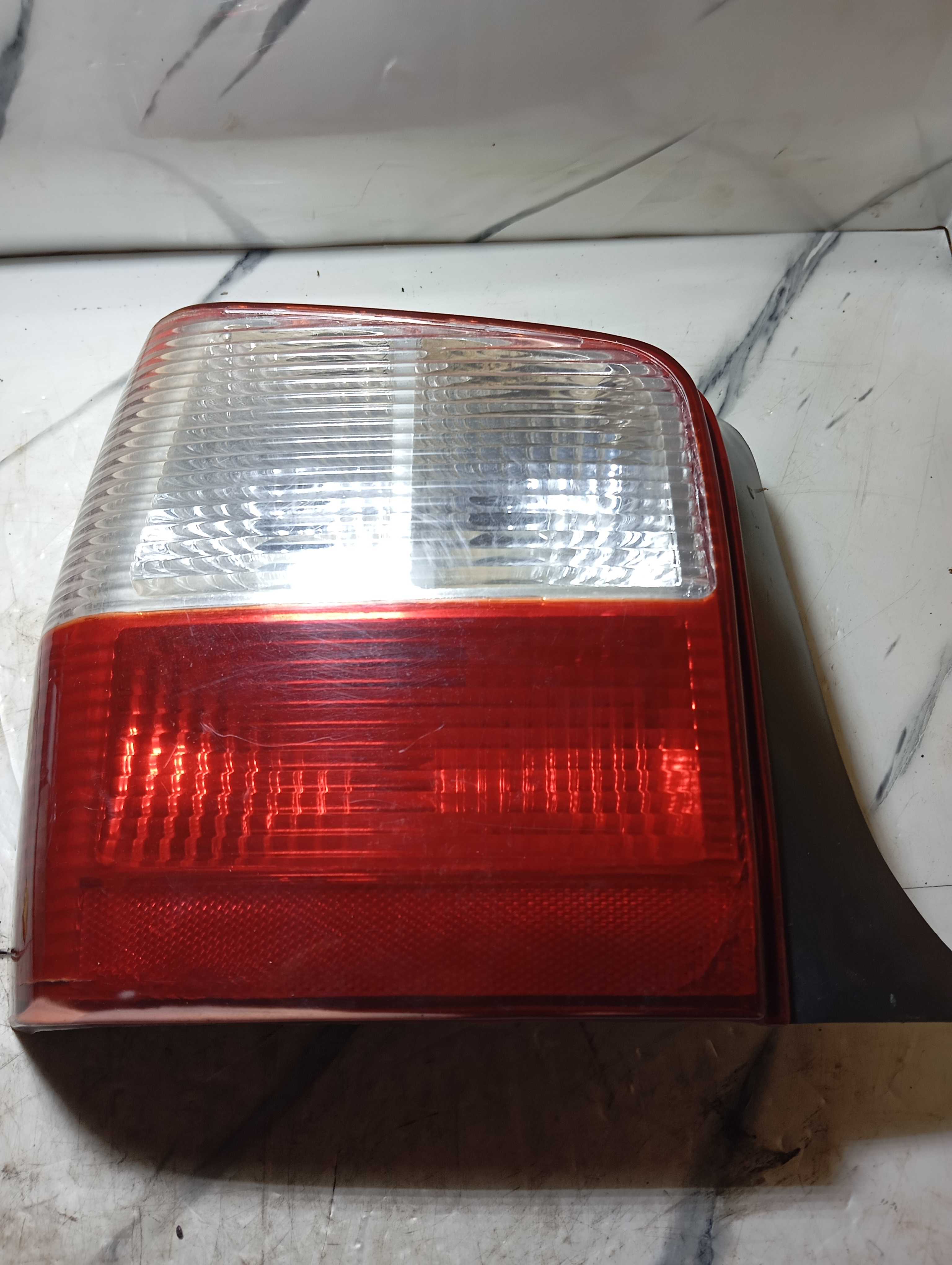 Lanterna Traseira Uno 2005 A 2013 Lado Esquerdo C/detalhes