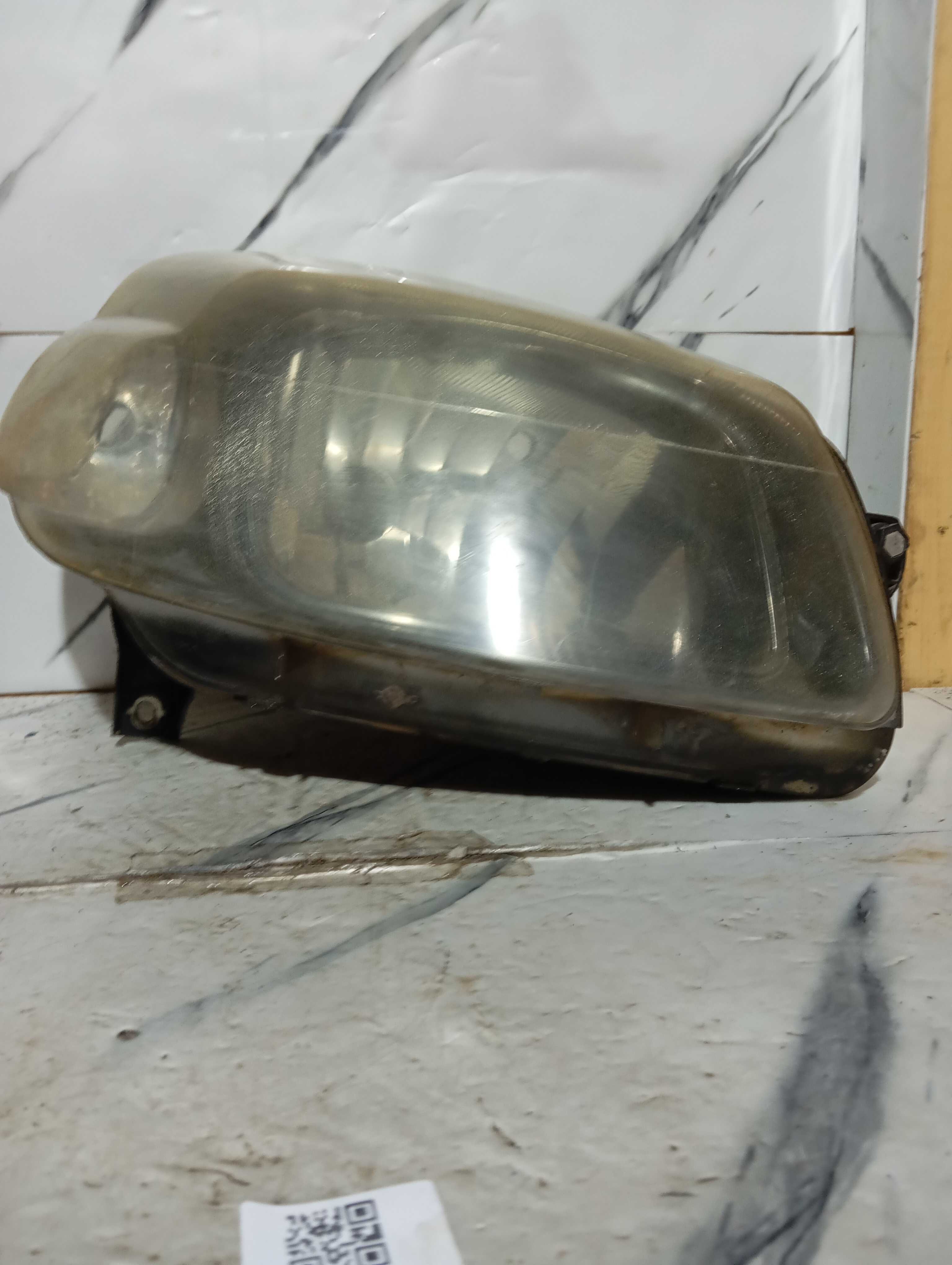 Farol Uno Vivace ano 2012 lado direito somente fazer polimen