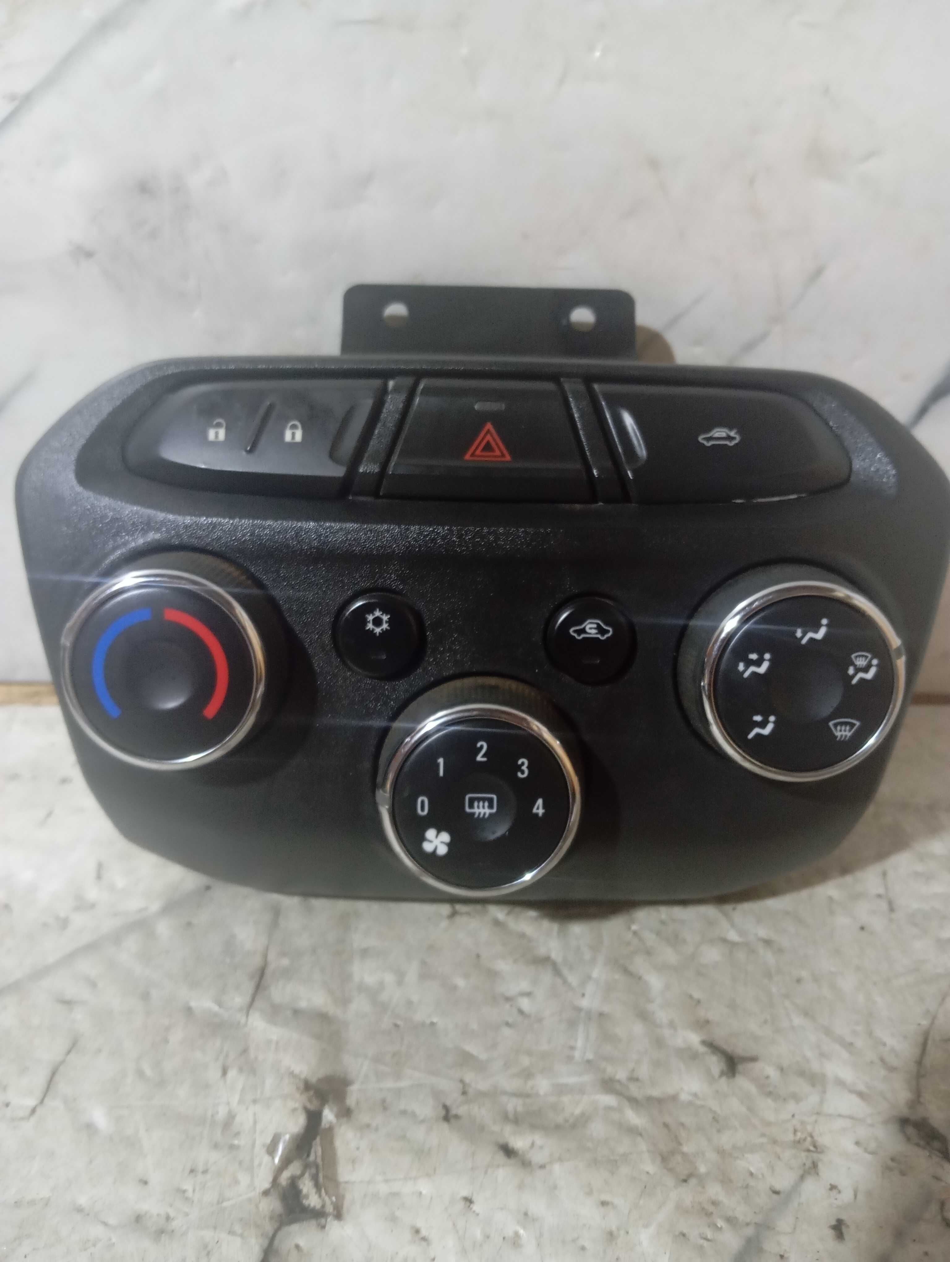 Comando Ar Painel Condicionado Gm Onix Prisma 2012 A 2019