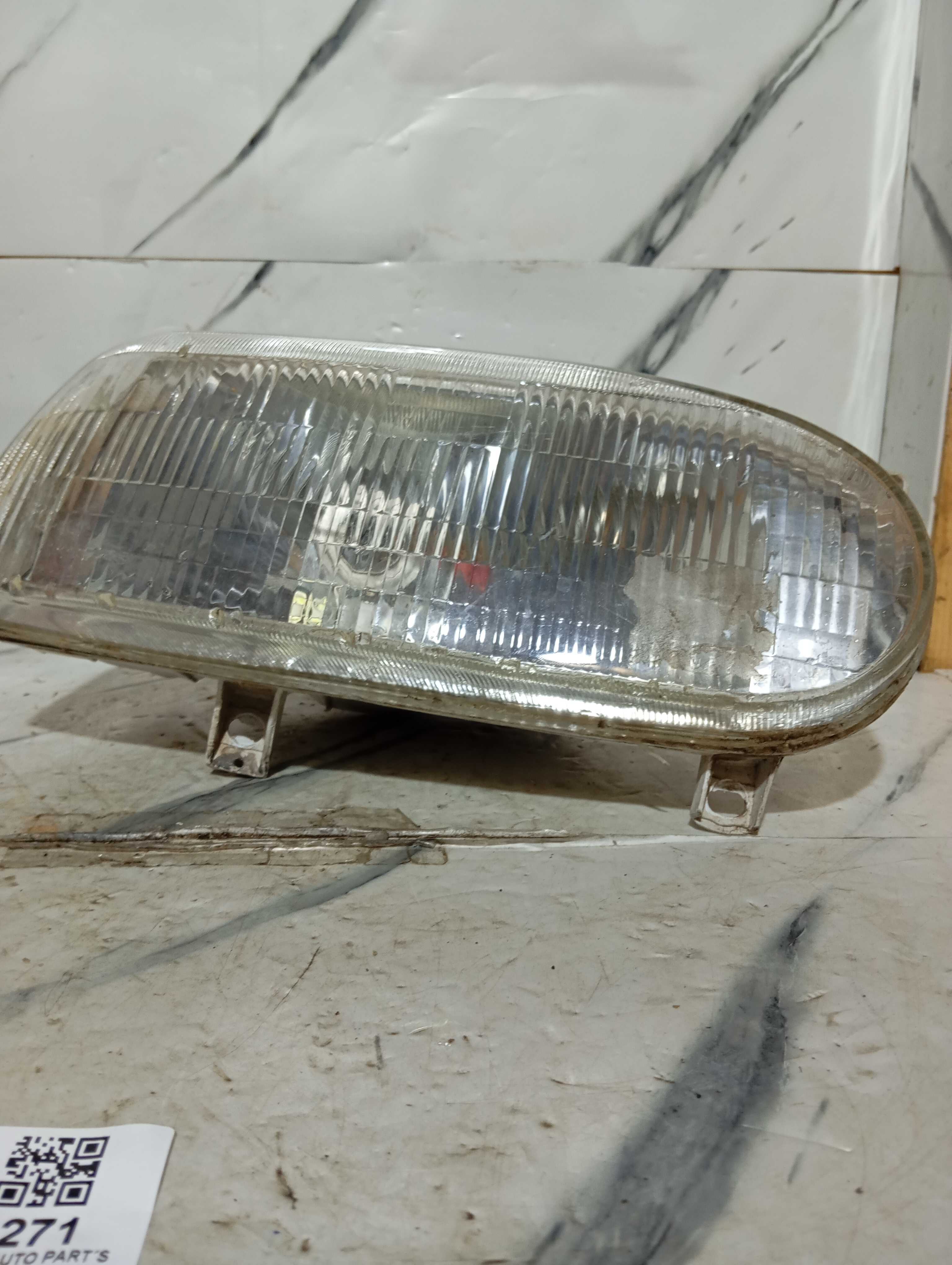 Farol Lado Direito Golf Gl 1995