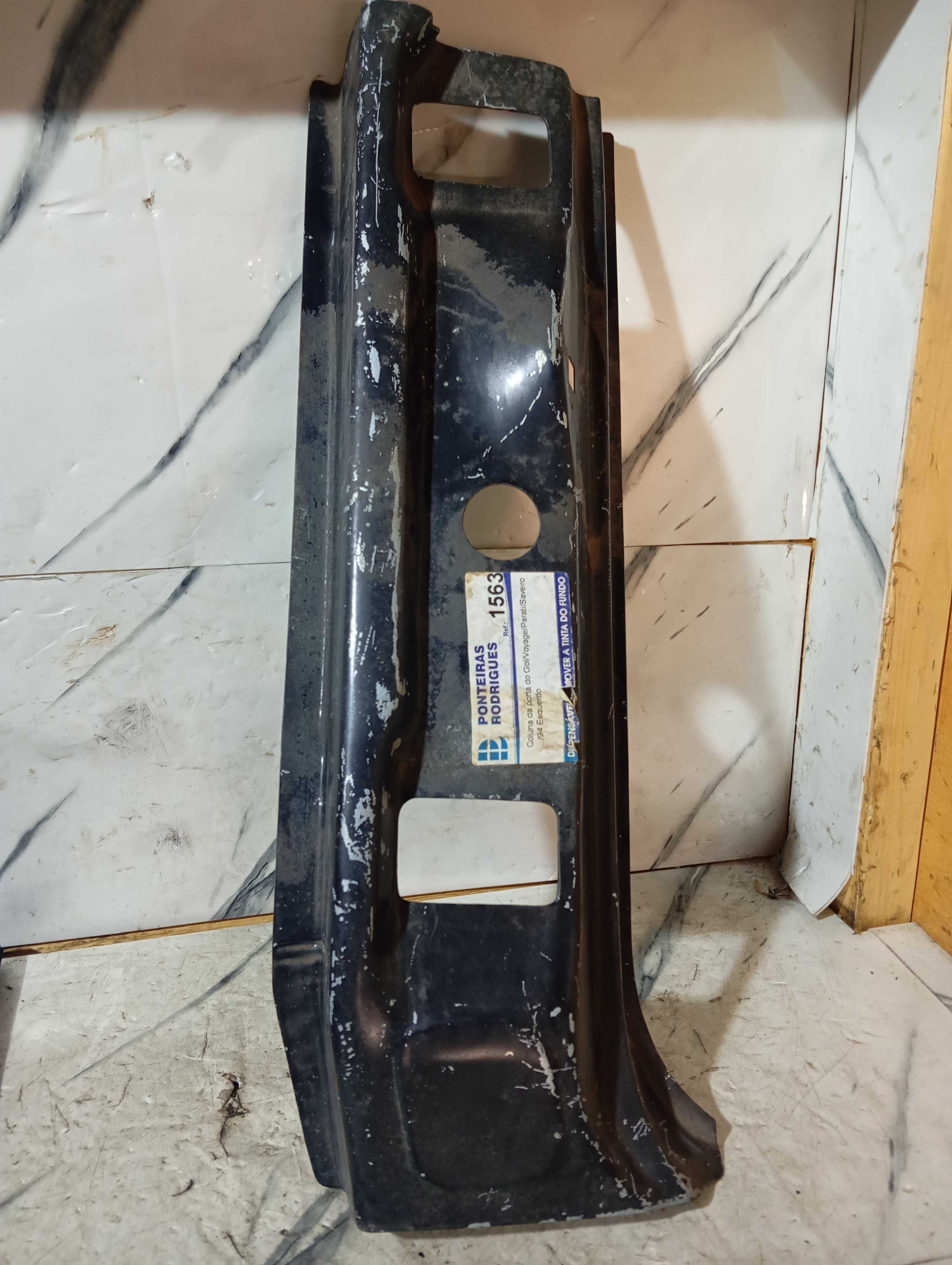 Remendo Da Coluna Lado Esquerdo Do Gol Quadrado