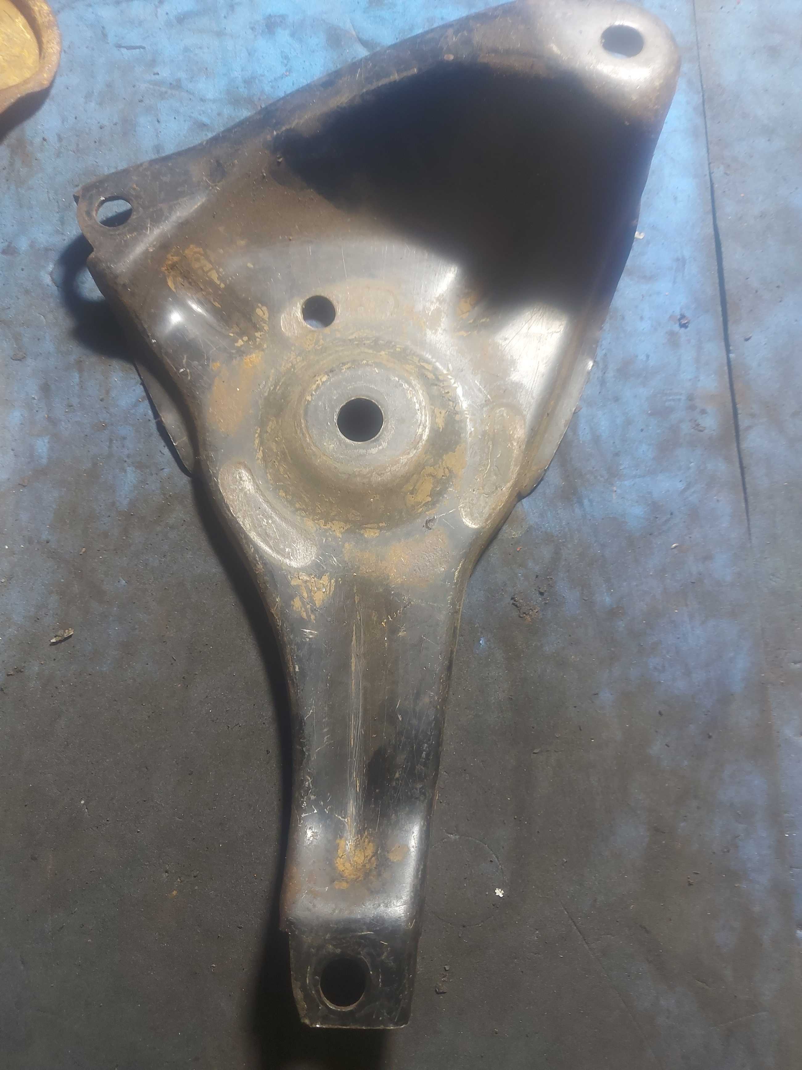 Suporte Traseiro Do Omega