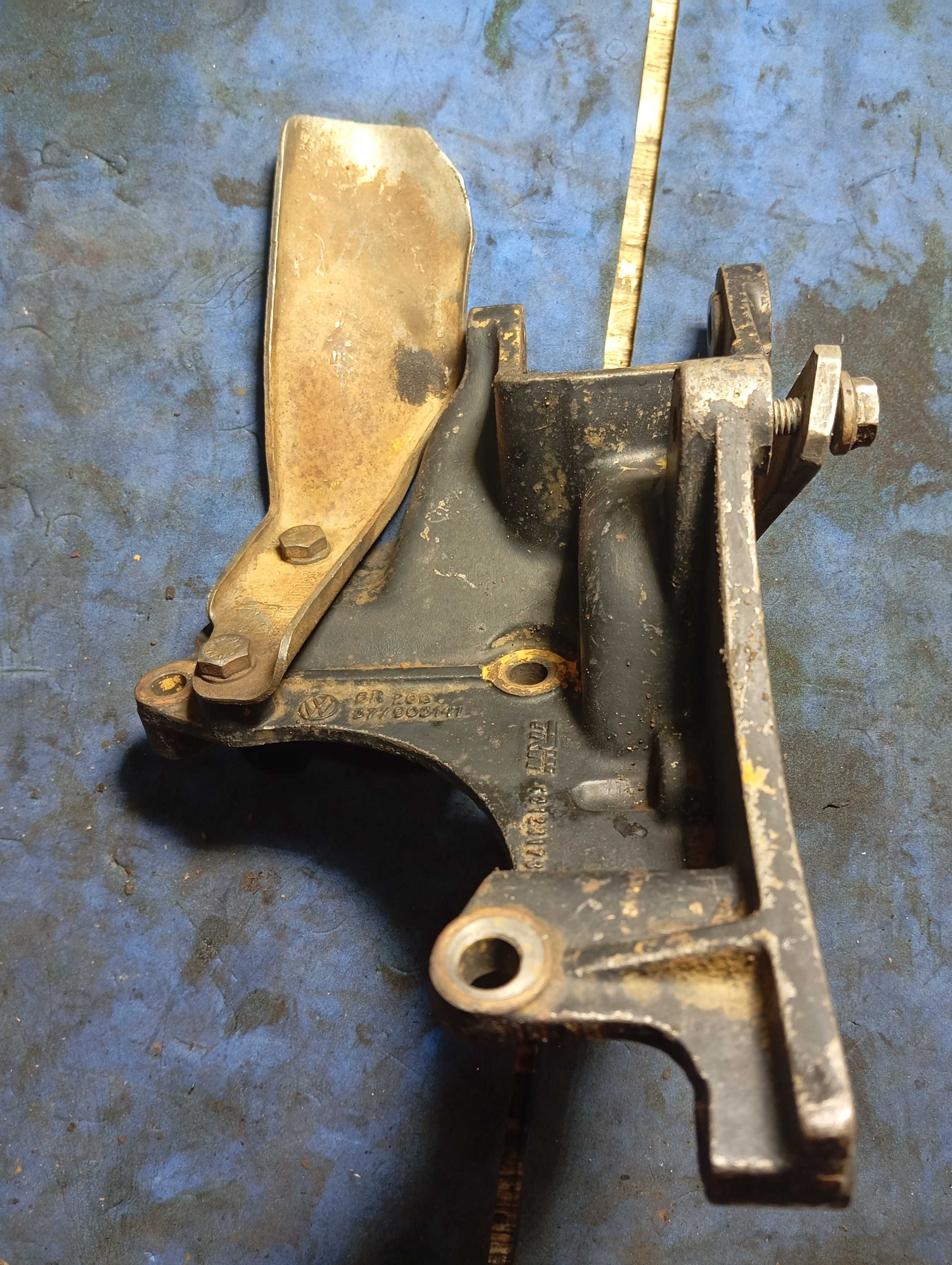 Suporte Alternador Bomba Direção Hidr Vw Santana 1999 A 1999