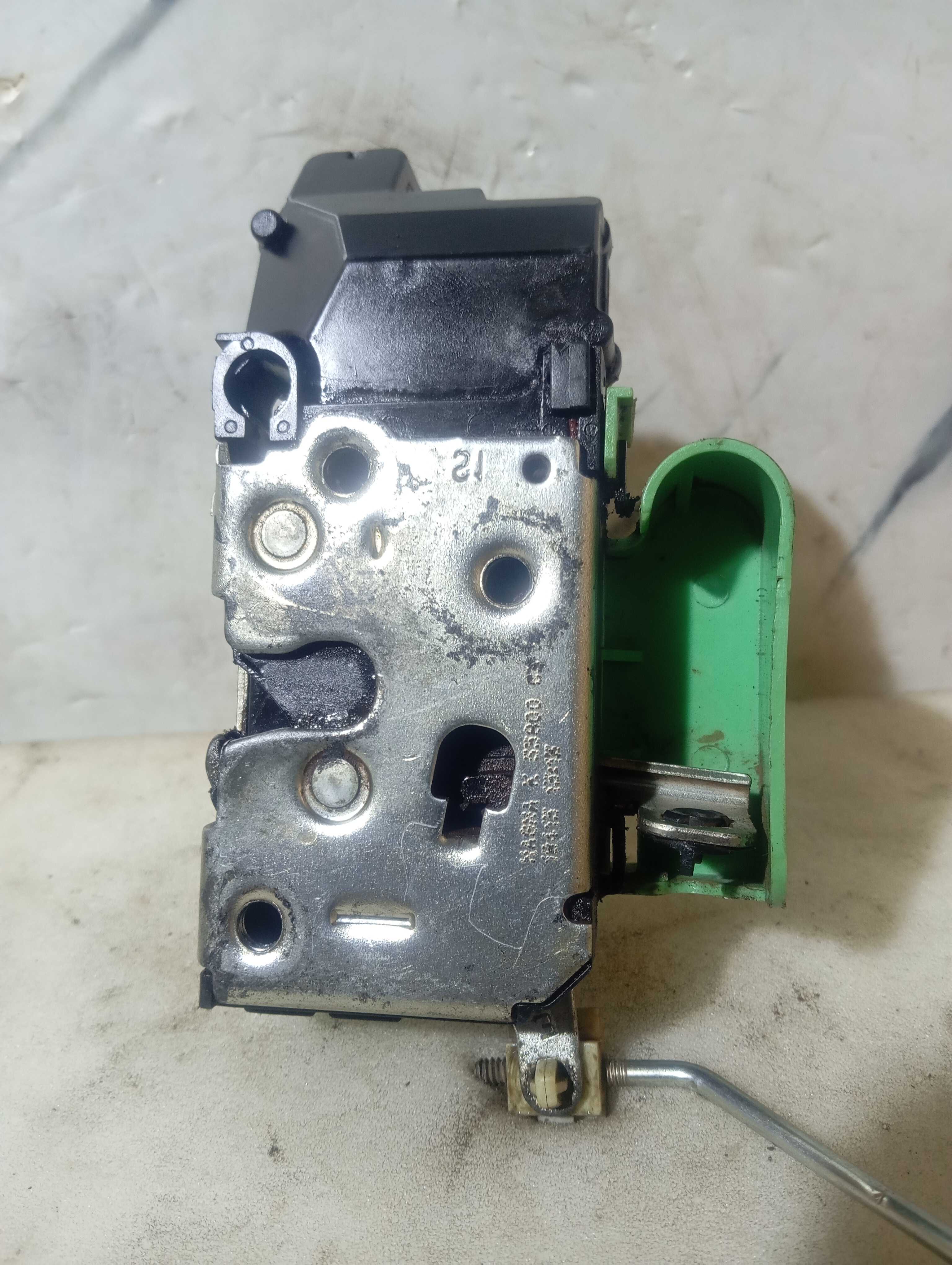 Fechadura Uno Vivace E Fiorino Dianteira Esquerda