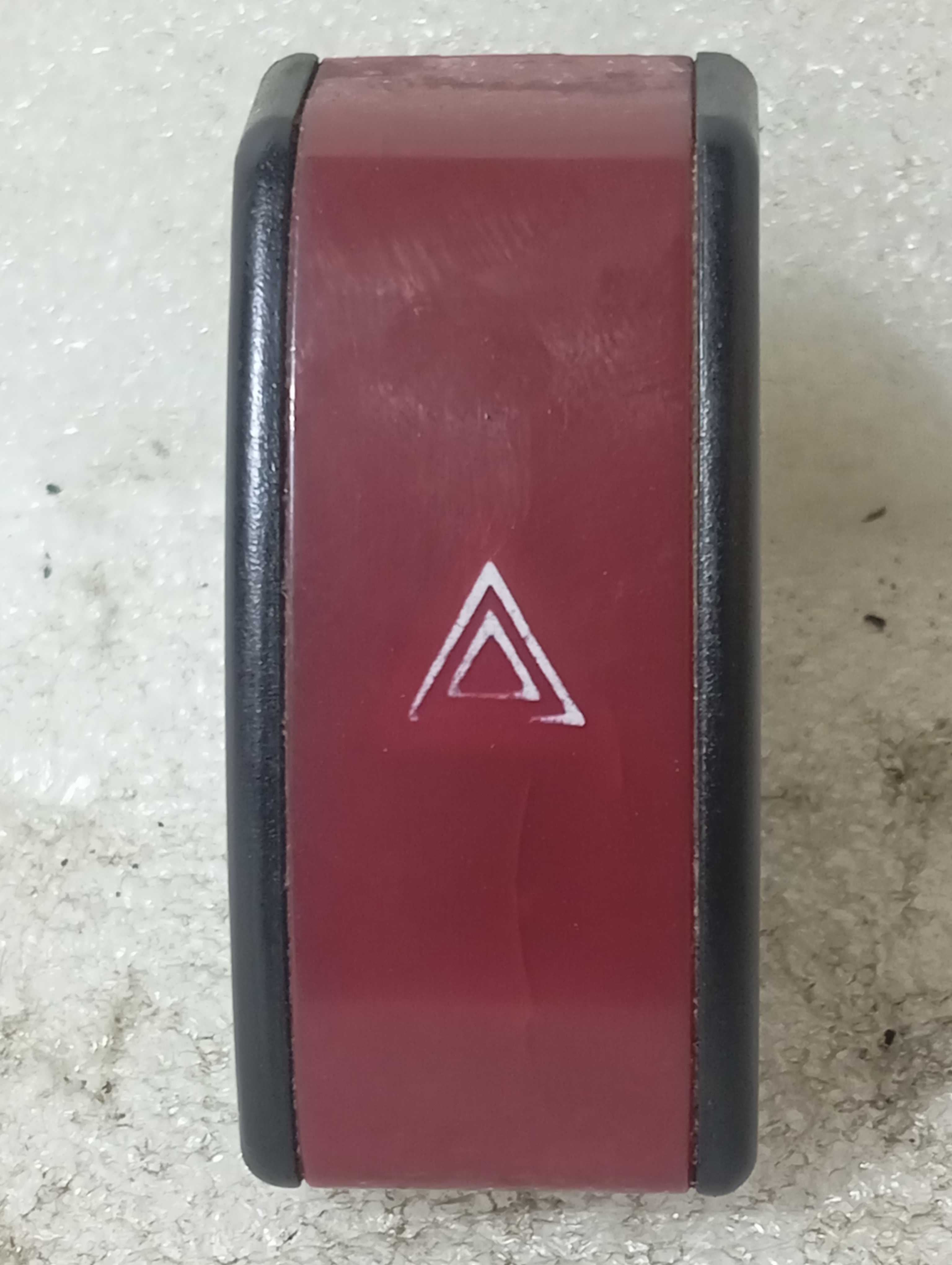 Botão pisca alerta GM astra e corsa montana 99 a 2012