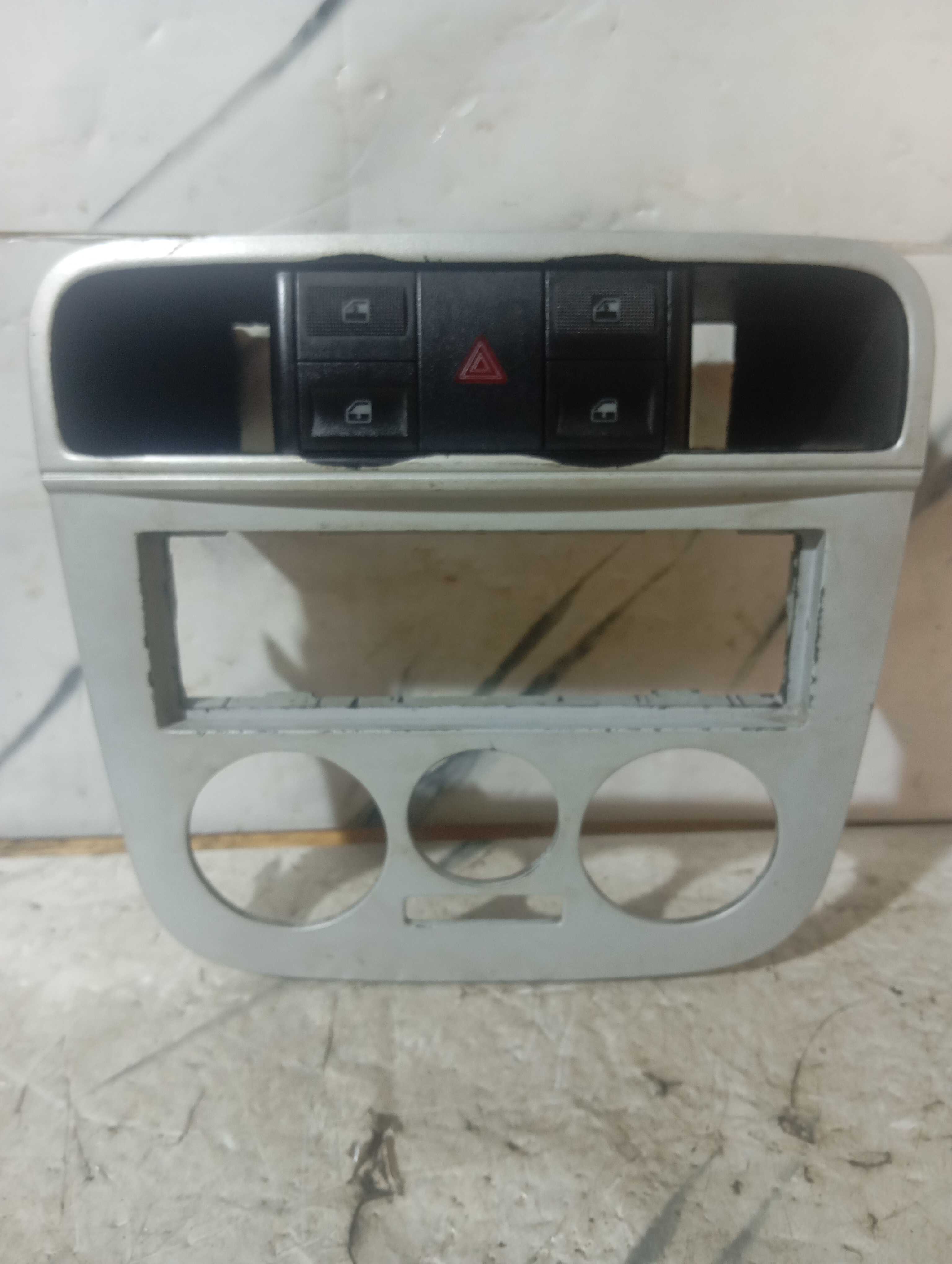 Moldura Do Painel Central Gol G4 Do Ar C Detalhes