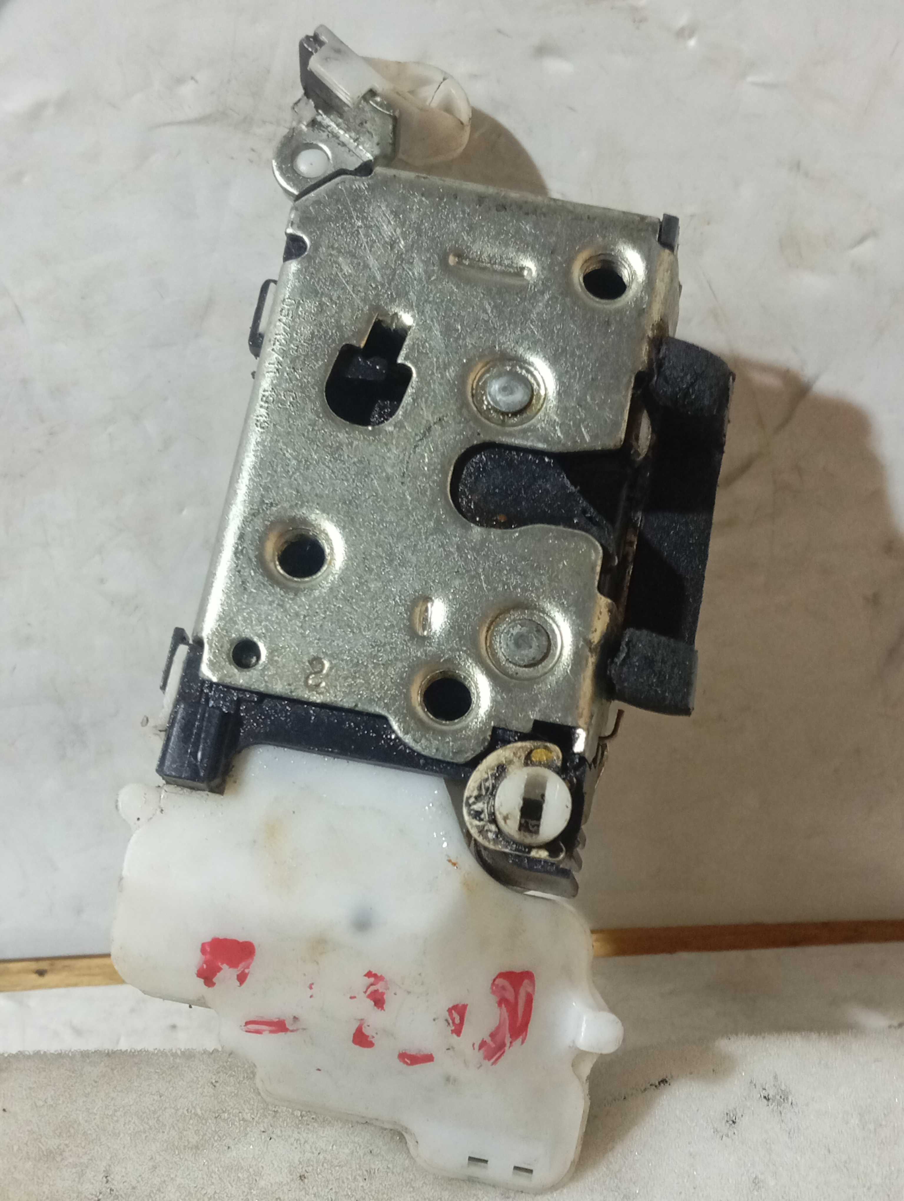 Fechadura Da Porta Celta Traseira Esquerda Original 2012