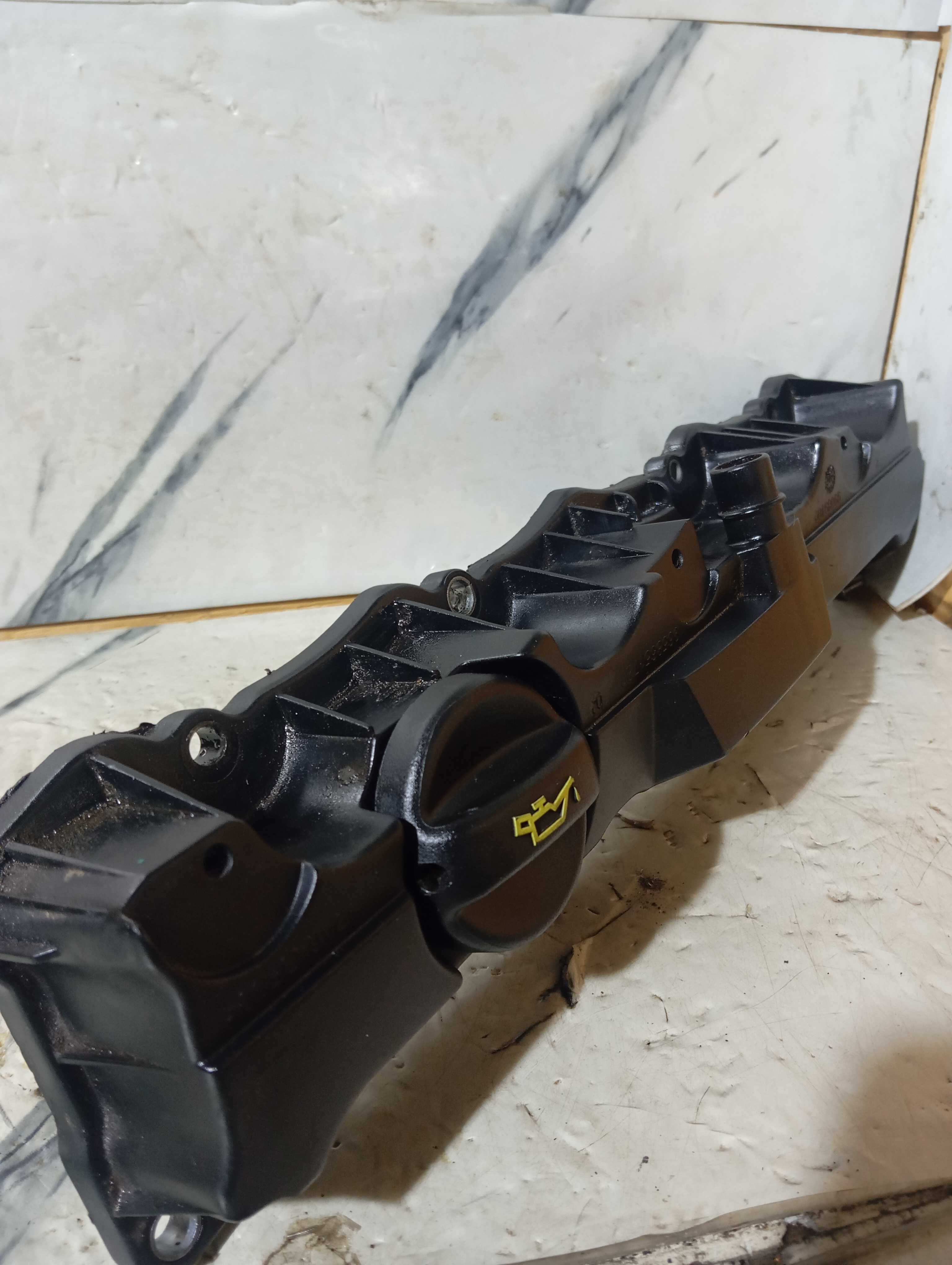 Tampa De Válvula Citroen C4 1.6 16v Escape