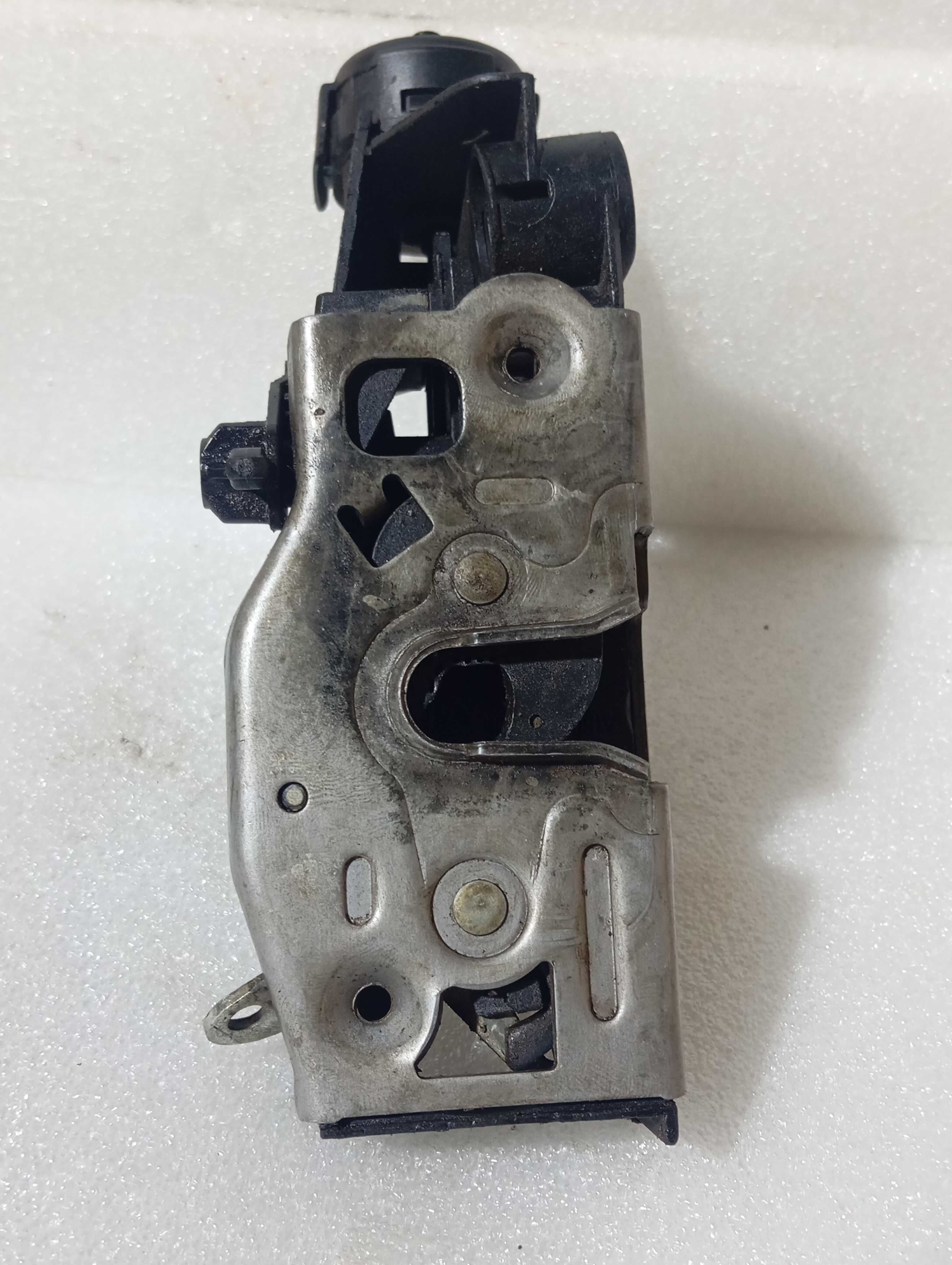 Fechadura Porta Mercedes Classe A Dianteira Direita 4 Portas