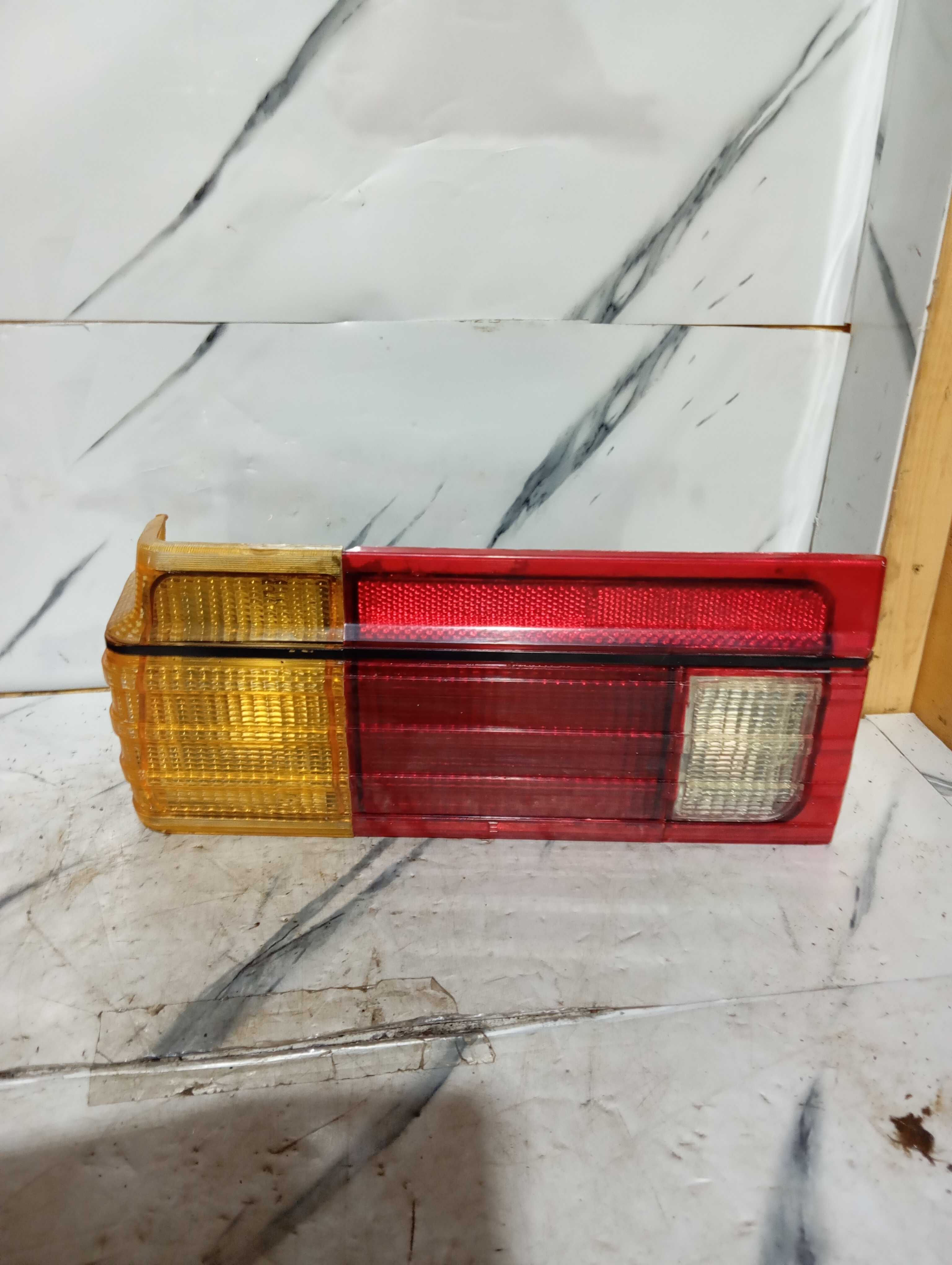 Lanterna Traseira Do Voyage Lado Esquerdo 1985